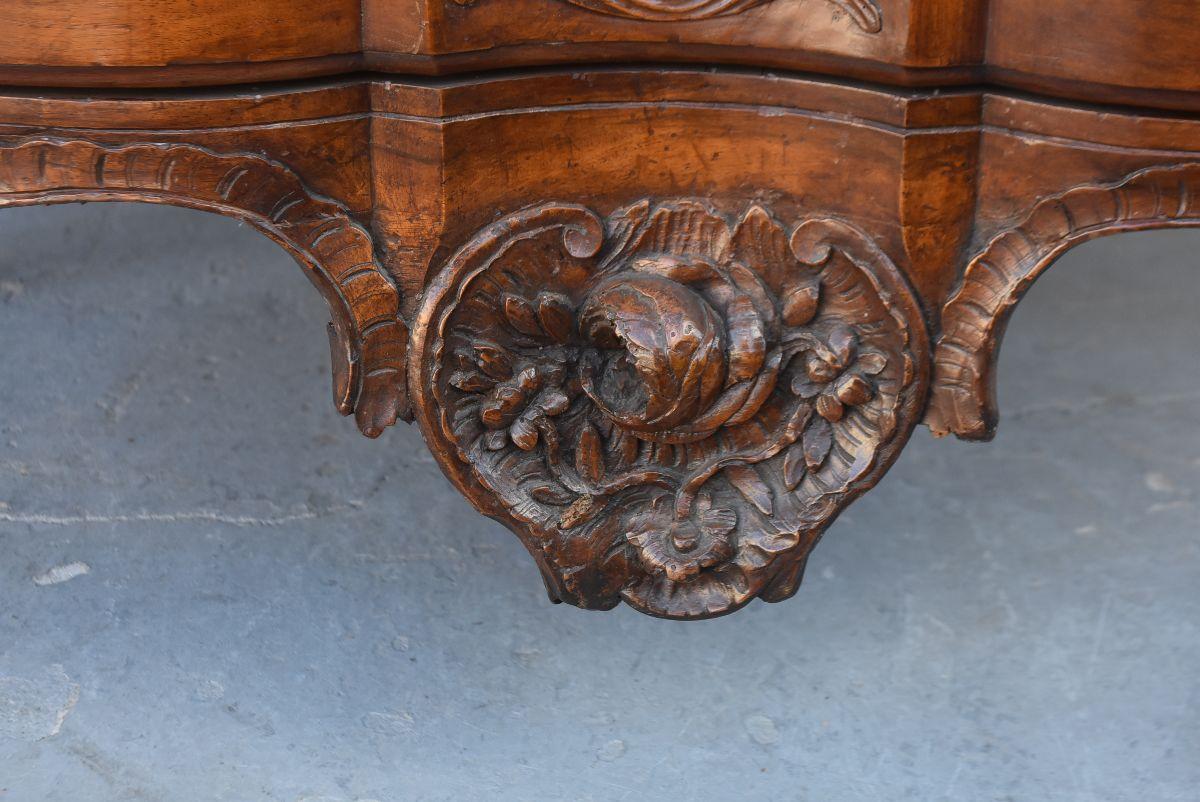 18th Century Walnut Chest In Good Condition For Sale In Marseille, FR