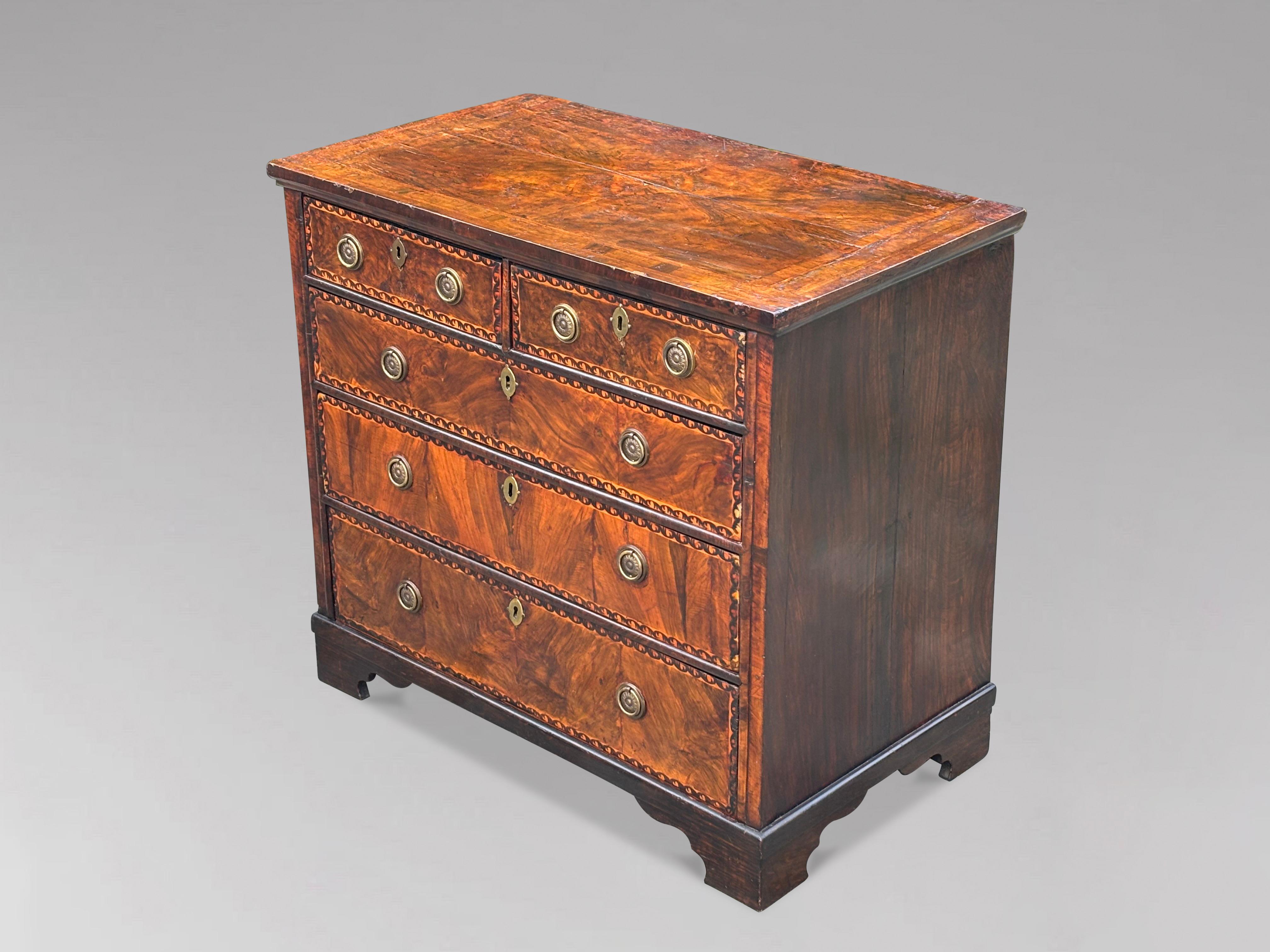 18th Century Walnut Chest of Drawers For Sale 5