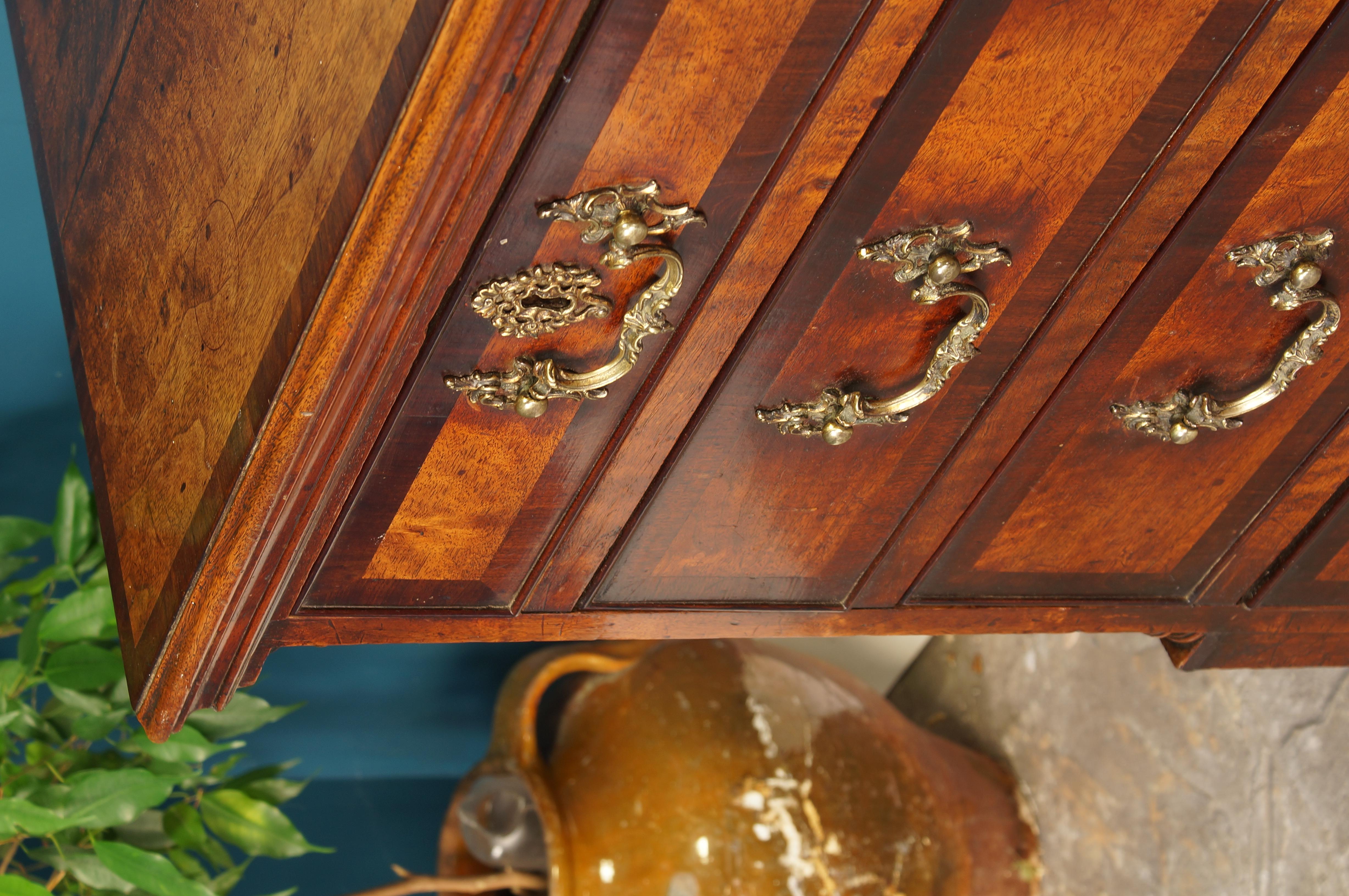 18th Century Walnut Chest Of Drawers. For Sale 8