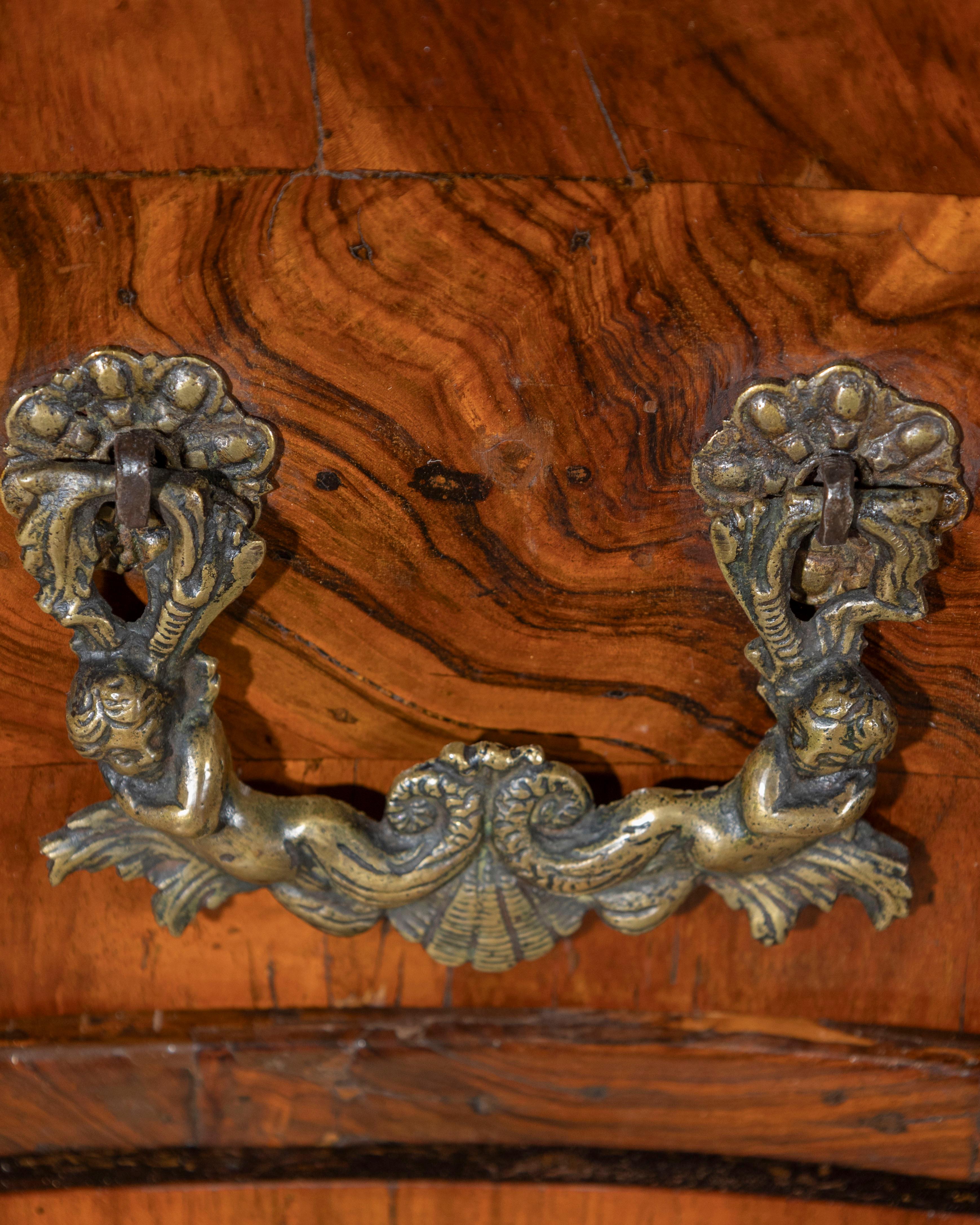 Cassettiera in noce di Verona del XVIII secolo In condizioni buone in vendita a Atlanta, GA