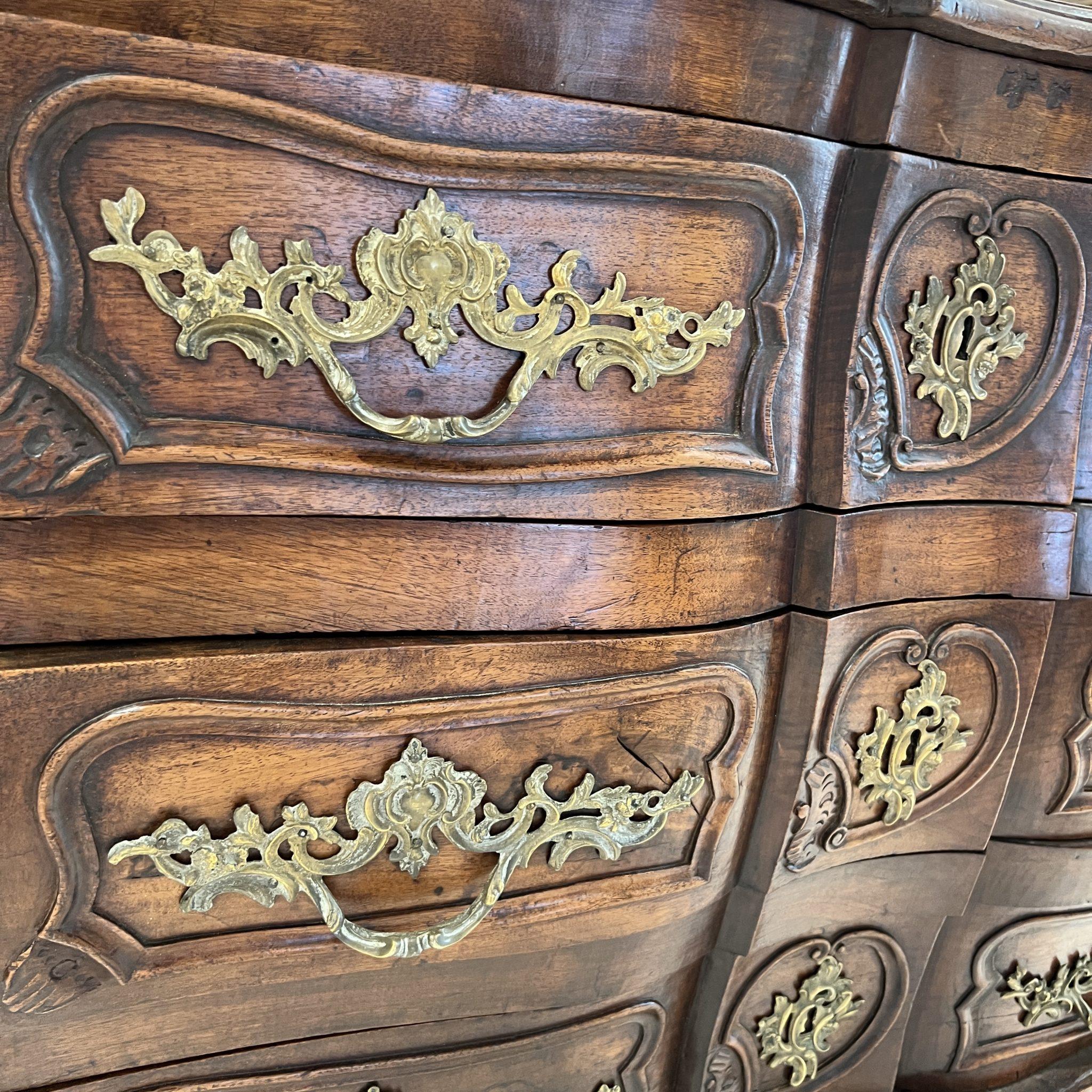 18th Century and Earlier 18th Century Walnut Commode from the Rhone Valley For Sale
