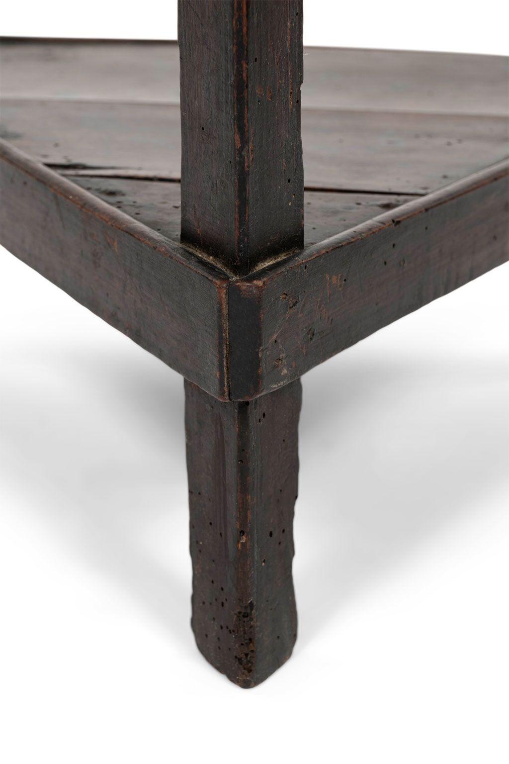 Georgien 18th Century Walnut Cricket Table en vente