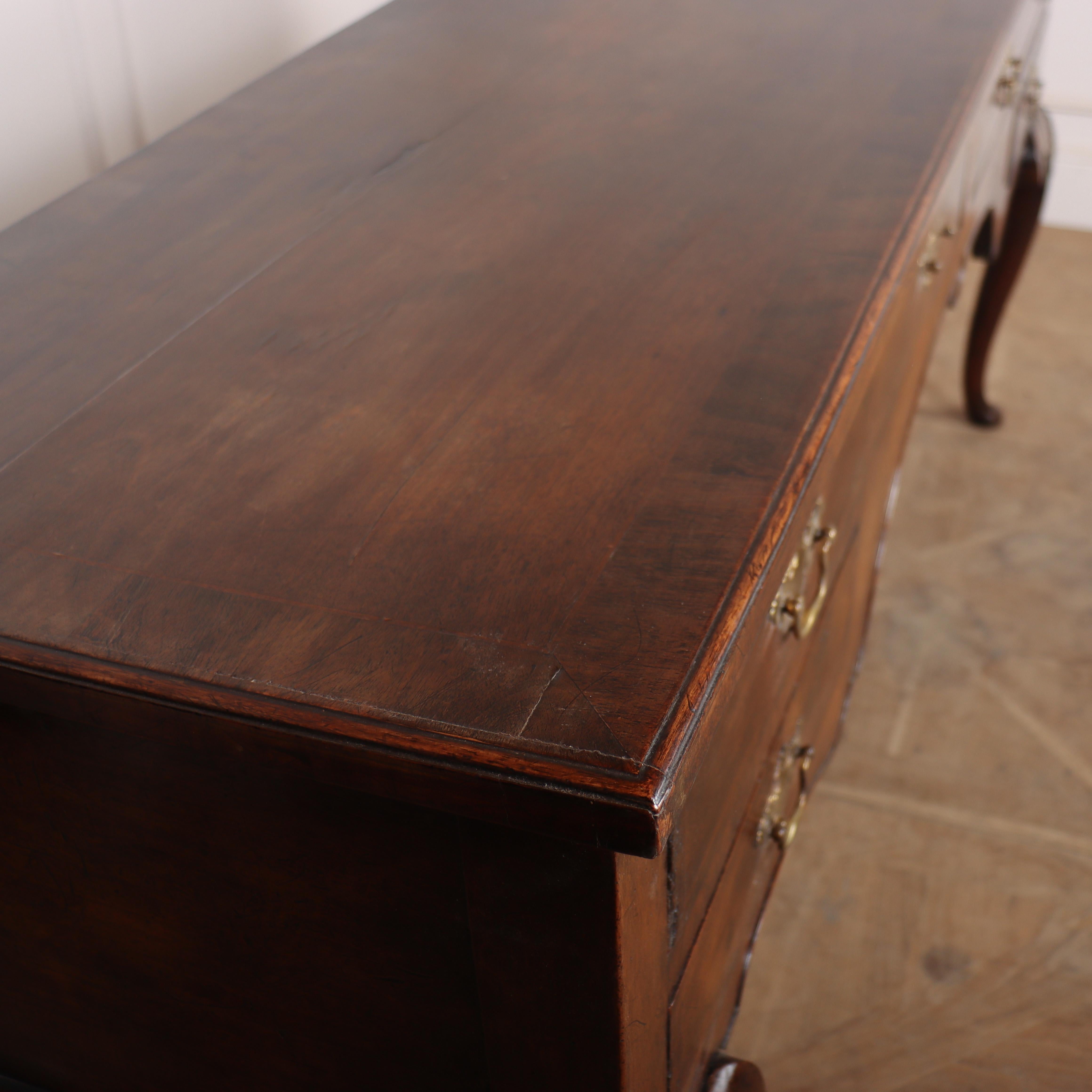 18th Century Walnut Dresser Base In Good Condition For Sale In Leamington Spa, Warwickshire