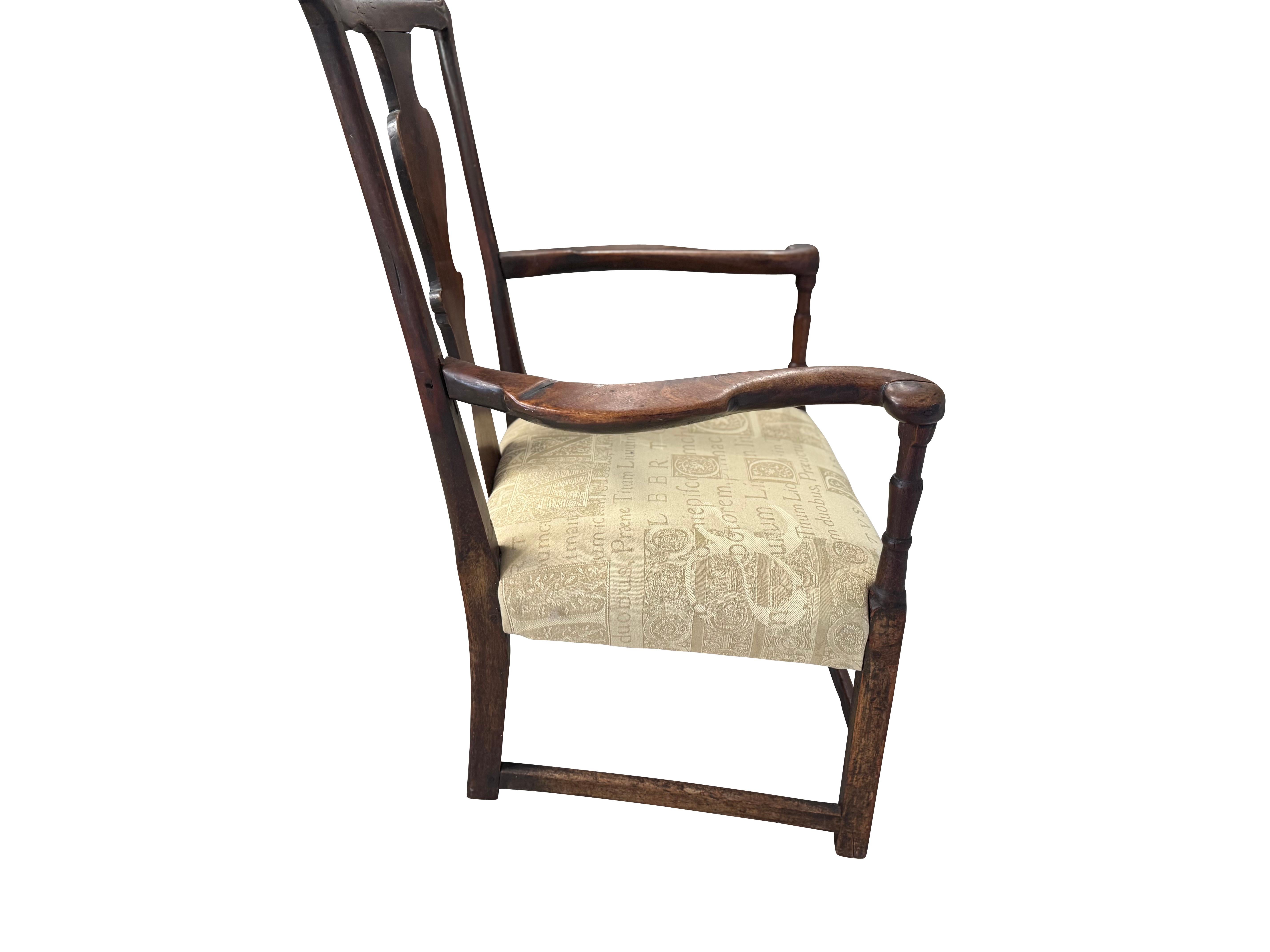 18. Jahrhundert Nussbaum Englisch Fireside Queen Anne Stil Stuhl im Angebot 4