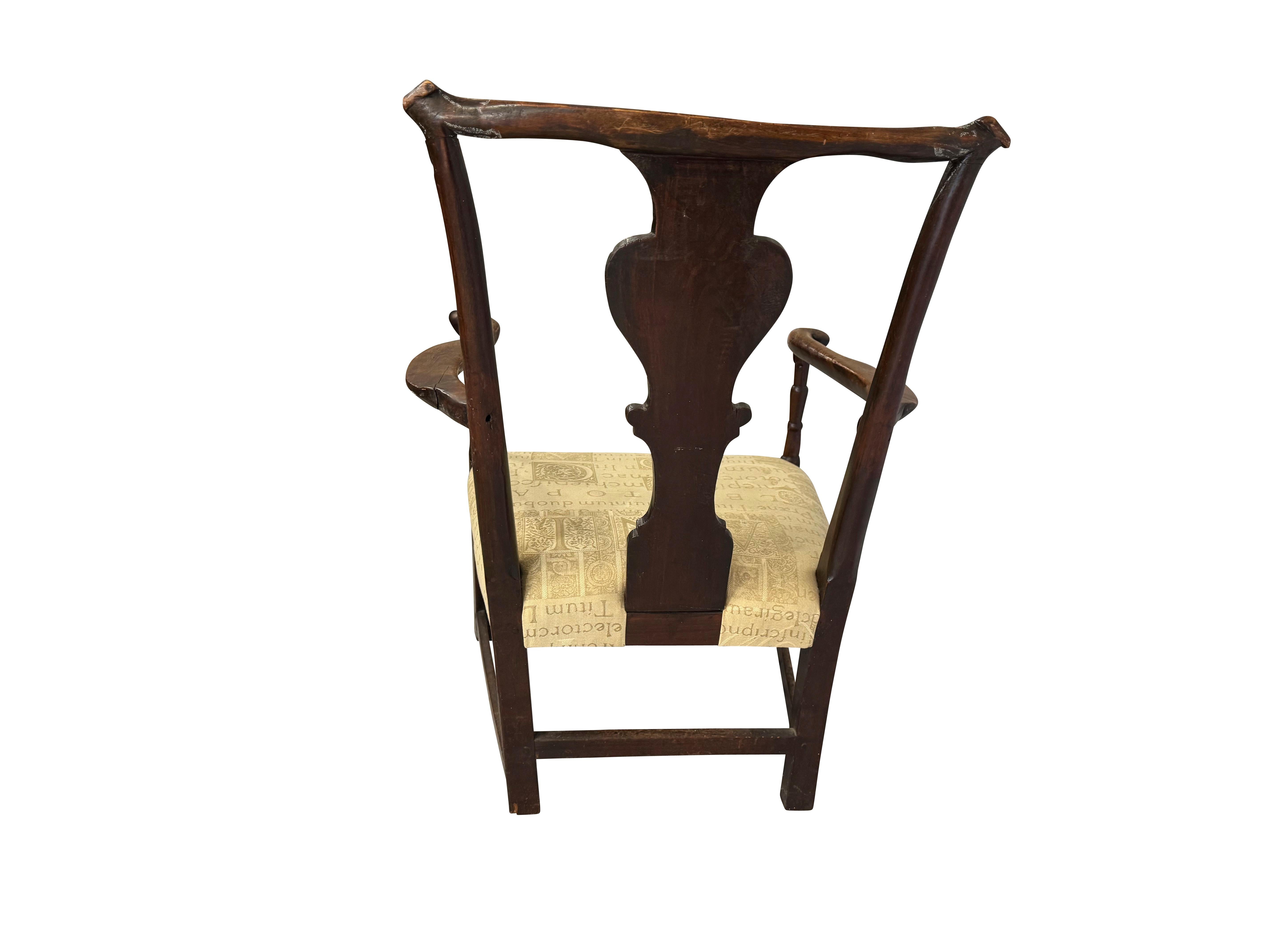 18. Jahrhundert Nussbaum Englisch Fireside Queen Anne Stil Stuhl im Angebot 3