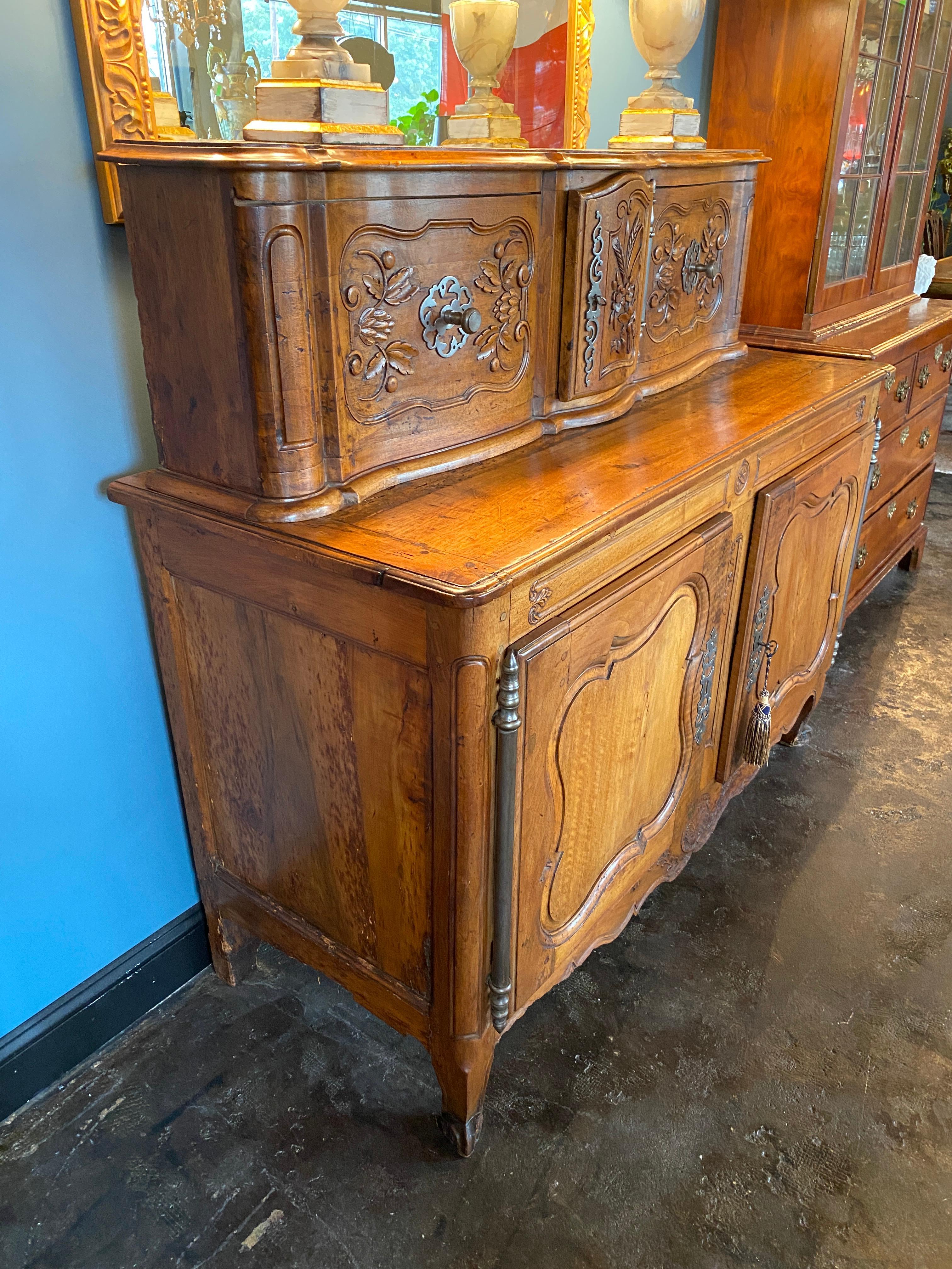 Carved 18th Century Walnut French Louis XV Provincial Buffet with Hutch