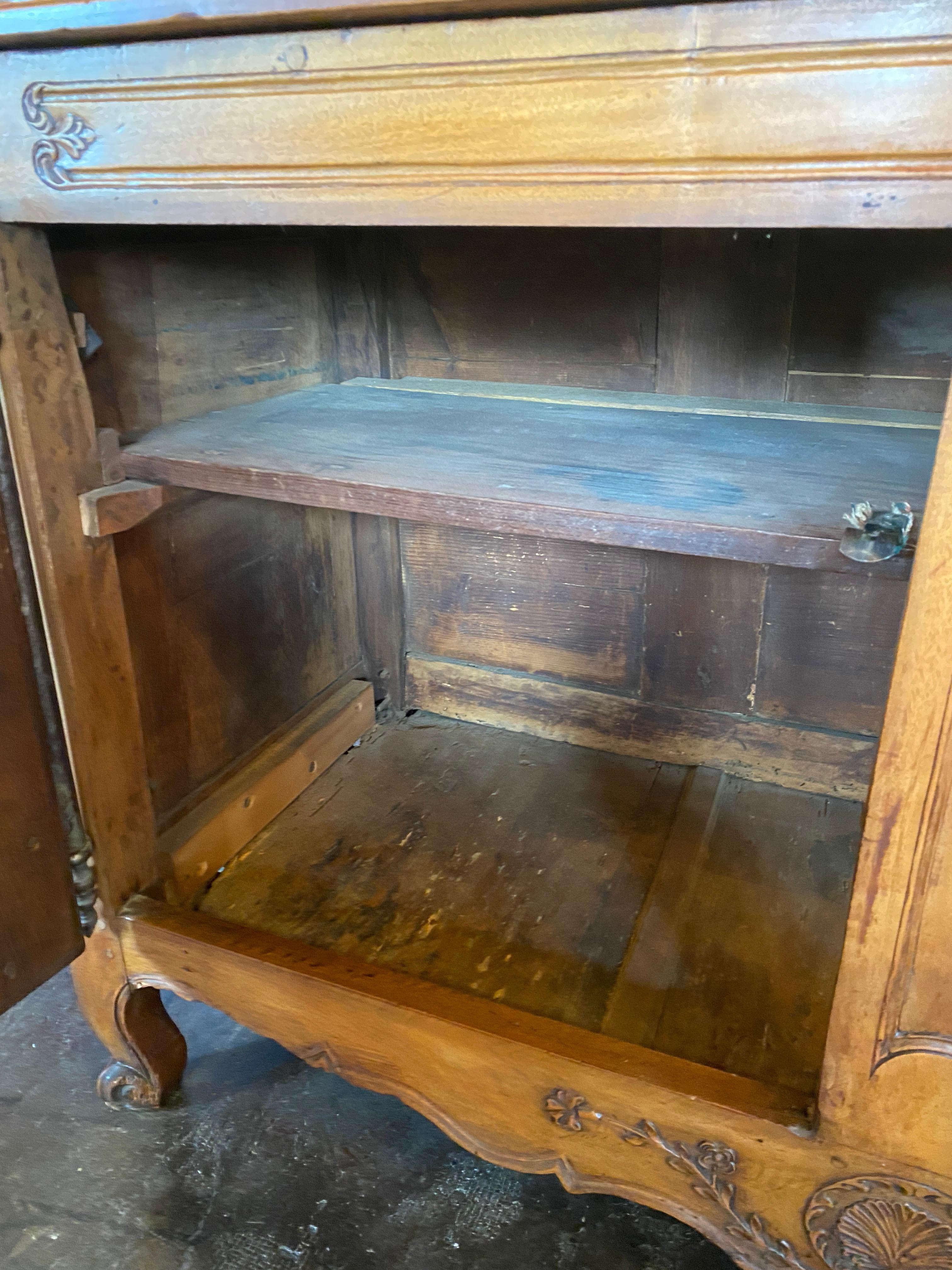 18th Century Walnut French Louis XV Provincial Buffet with Hutch 1