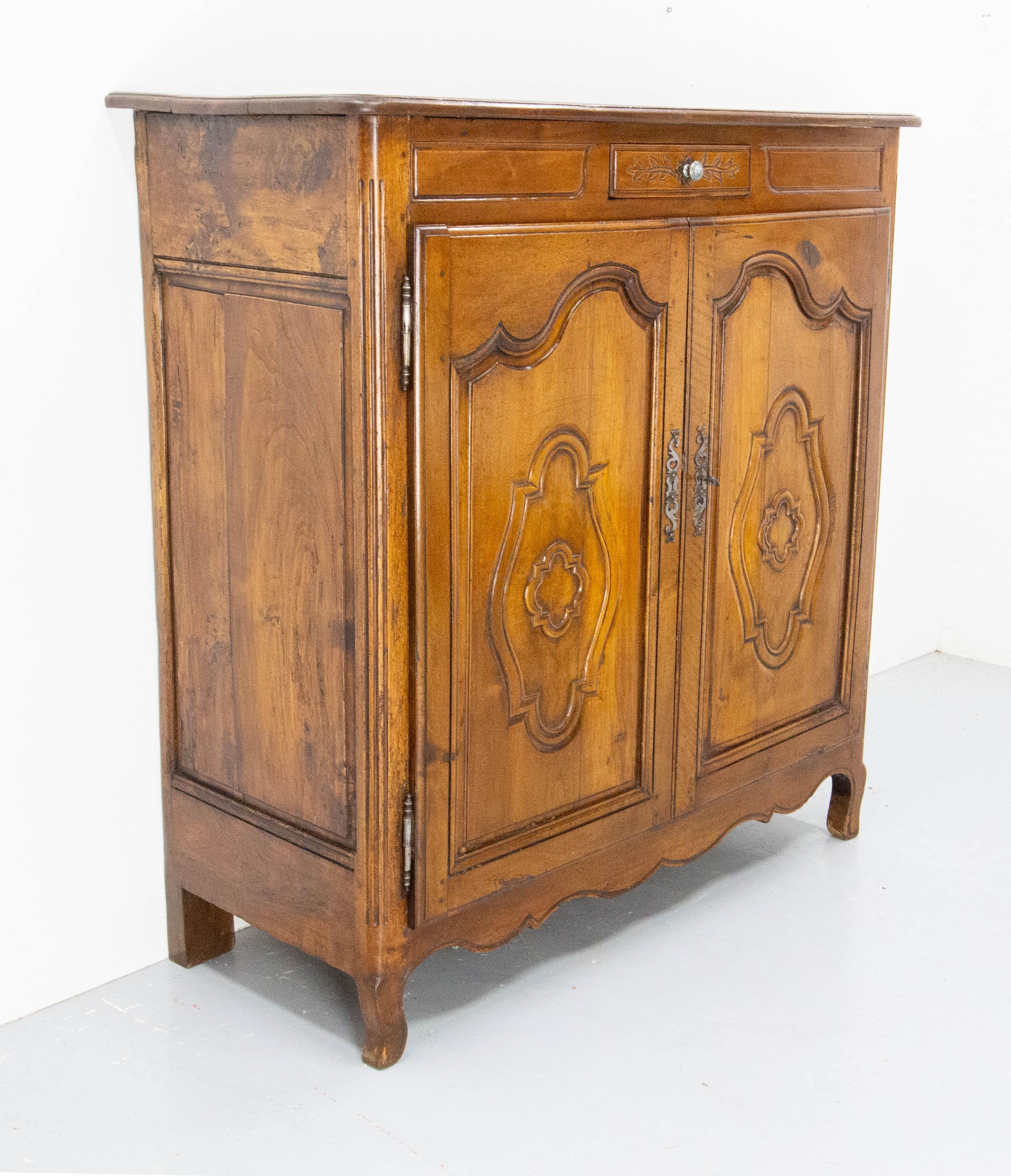 French 18th Century Walnut Large Buffet Louis XV, France For Sale