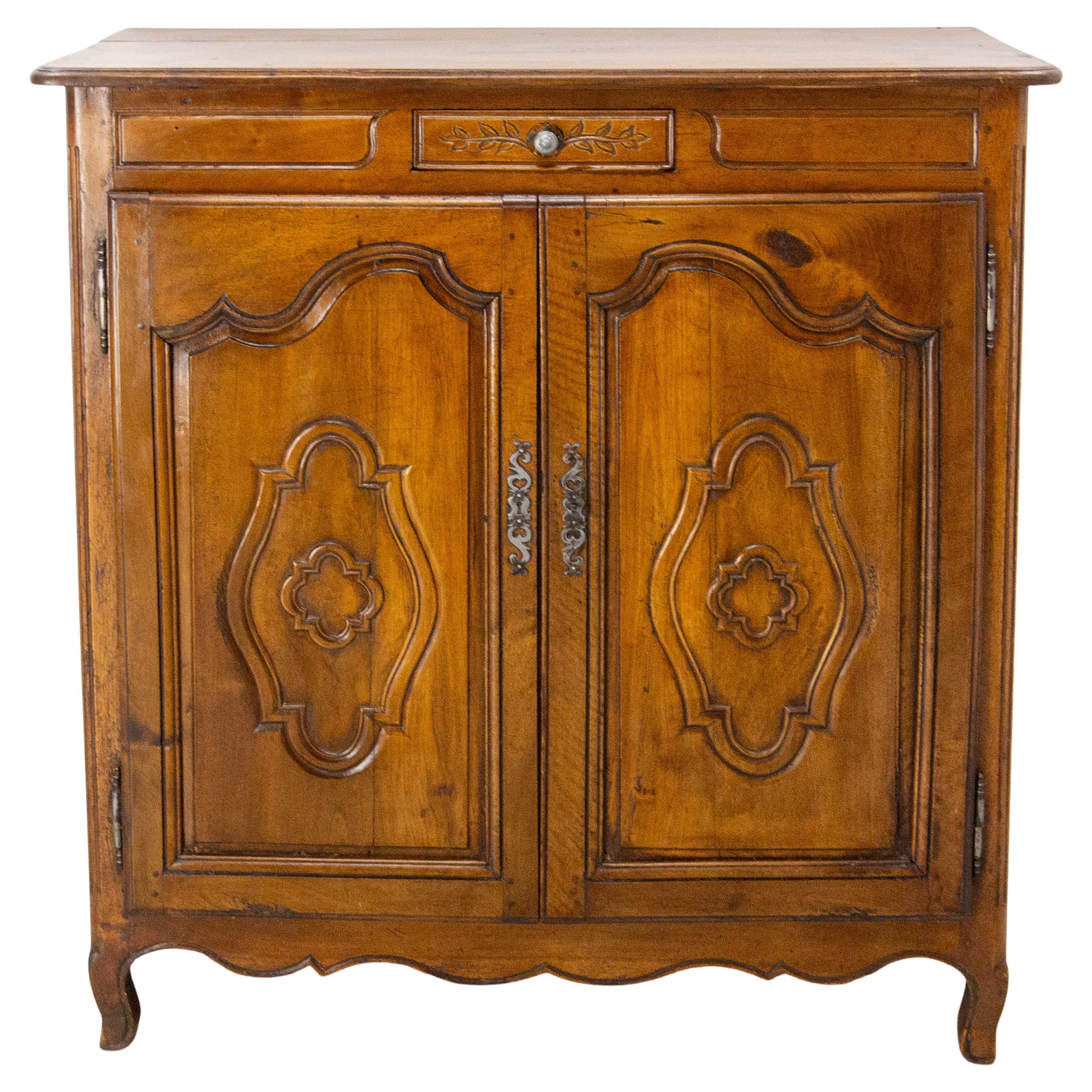 18th Century Walnut Large Buffet Louis XV, France For Sale