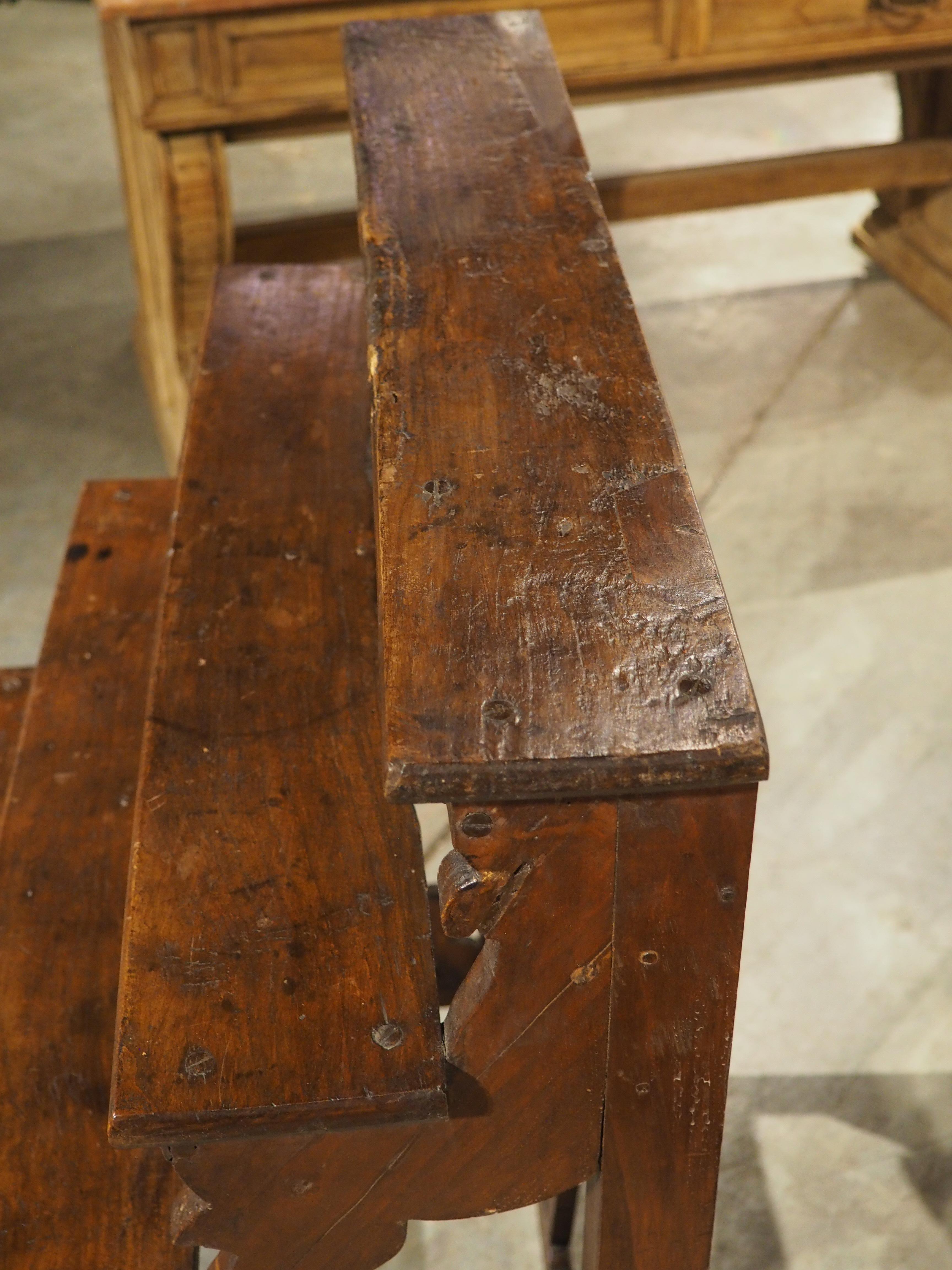 Legno Scala da biblioteca in noce del XVIII secolo proveniente dal Nord Italia in vendita