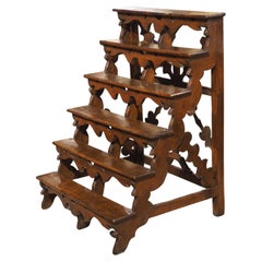 Scala da biblioteca in noce del XVIII secolo proveniente dal Nord Italia Scala da biblioteca in noce del XVIII secolo proveniente dal Nord Italia