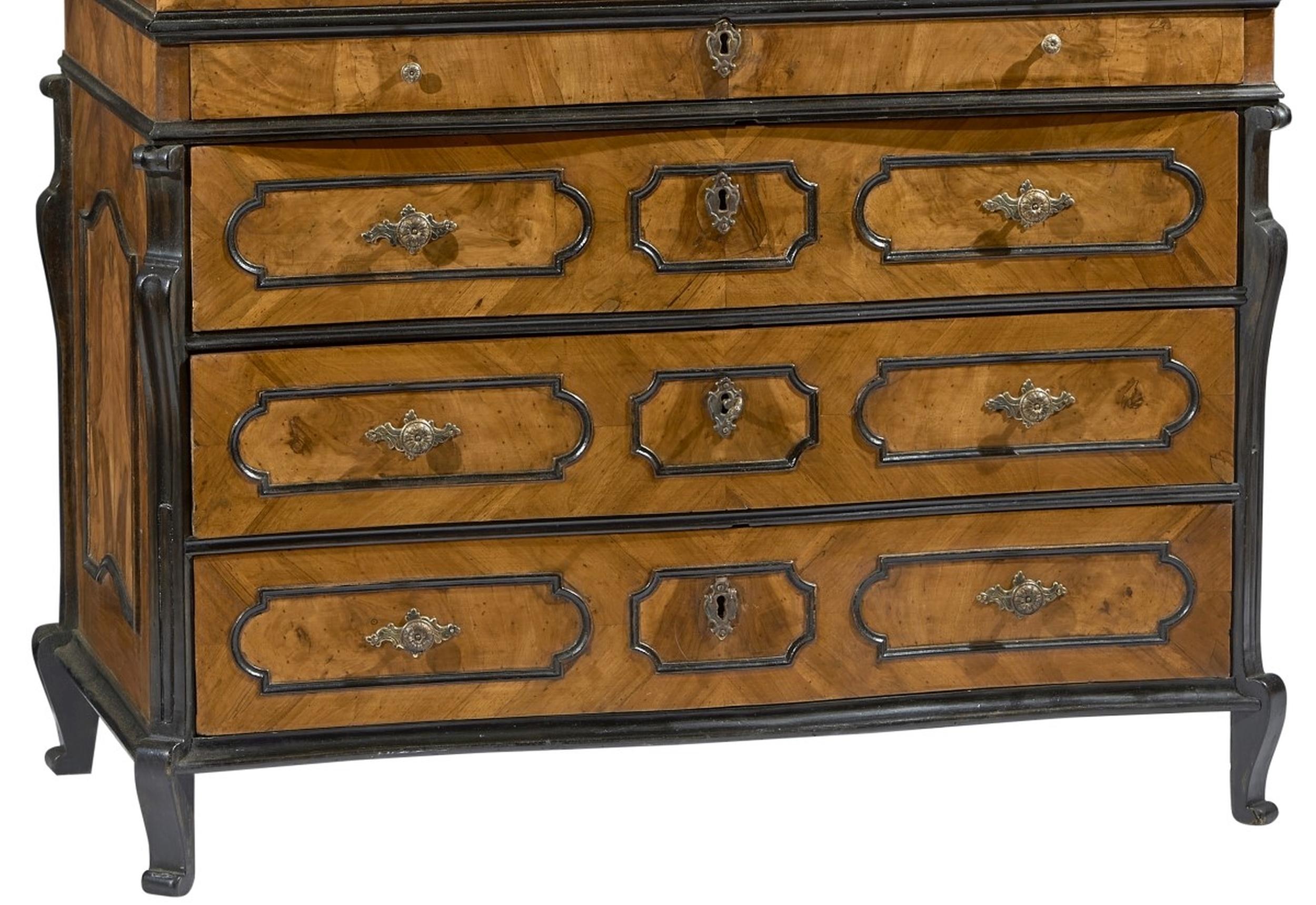 Carved 18th Century Walnut Louis XV Italian Bureau For Sale