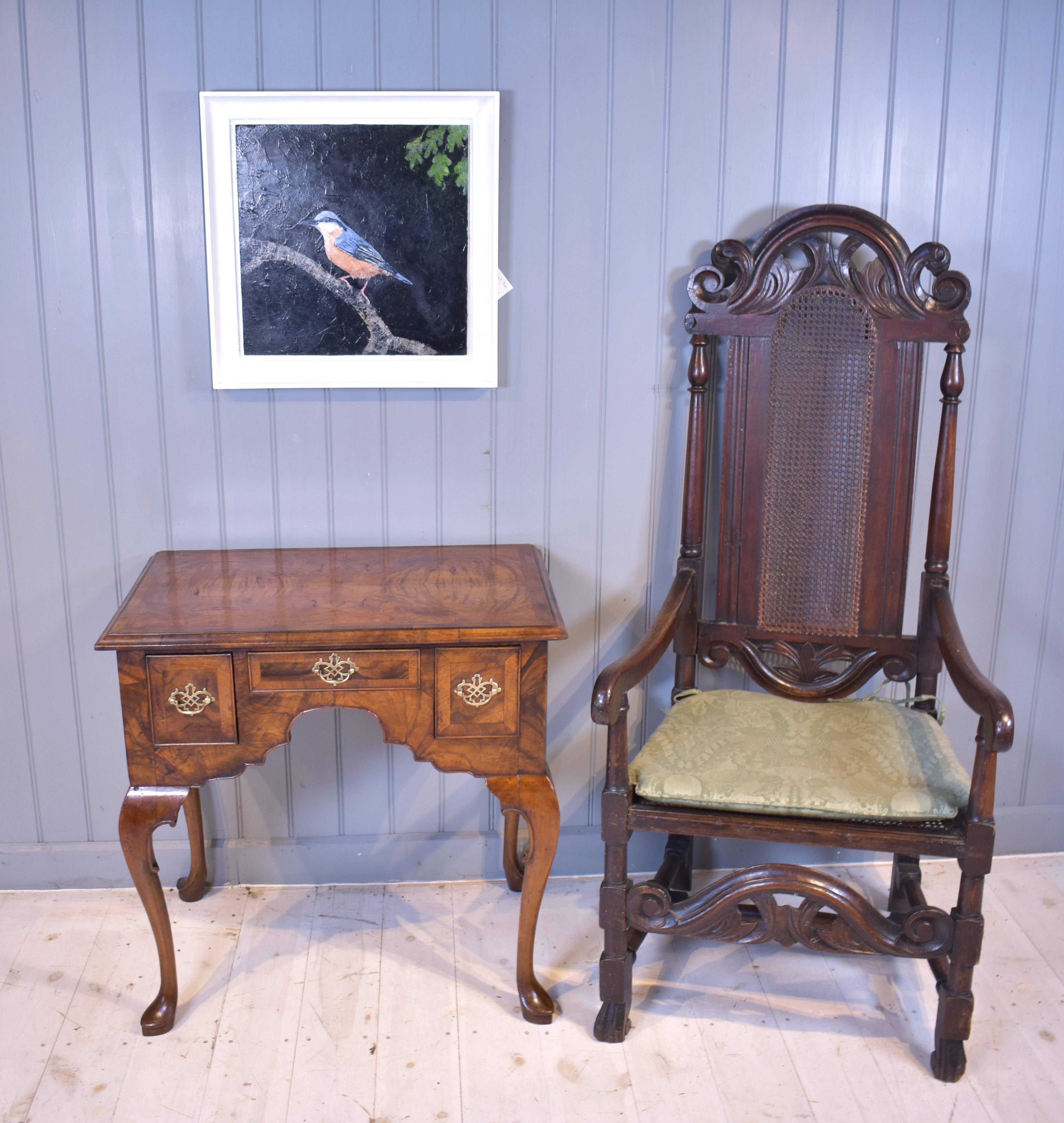 18th Century walnut lowboy side table In Good Condition In Penzance, GB