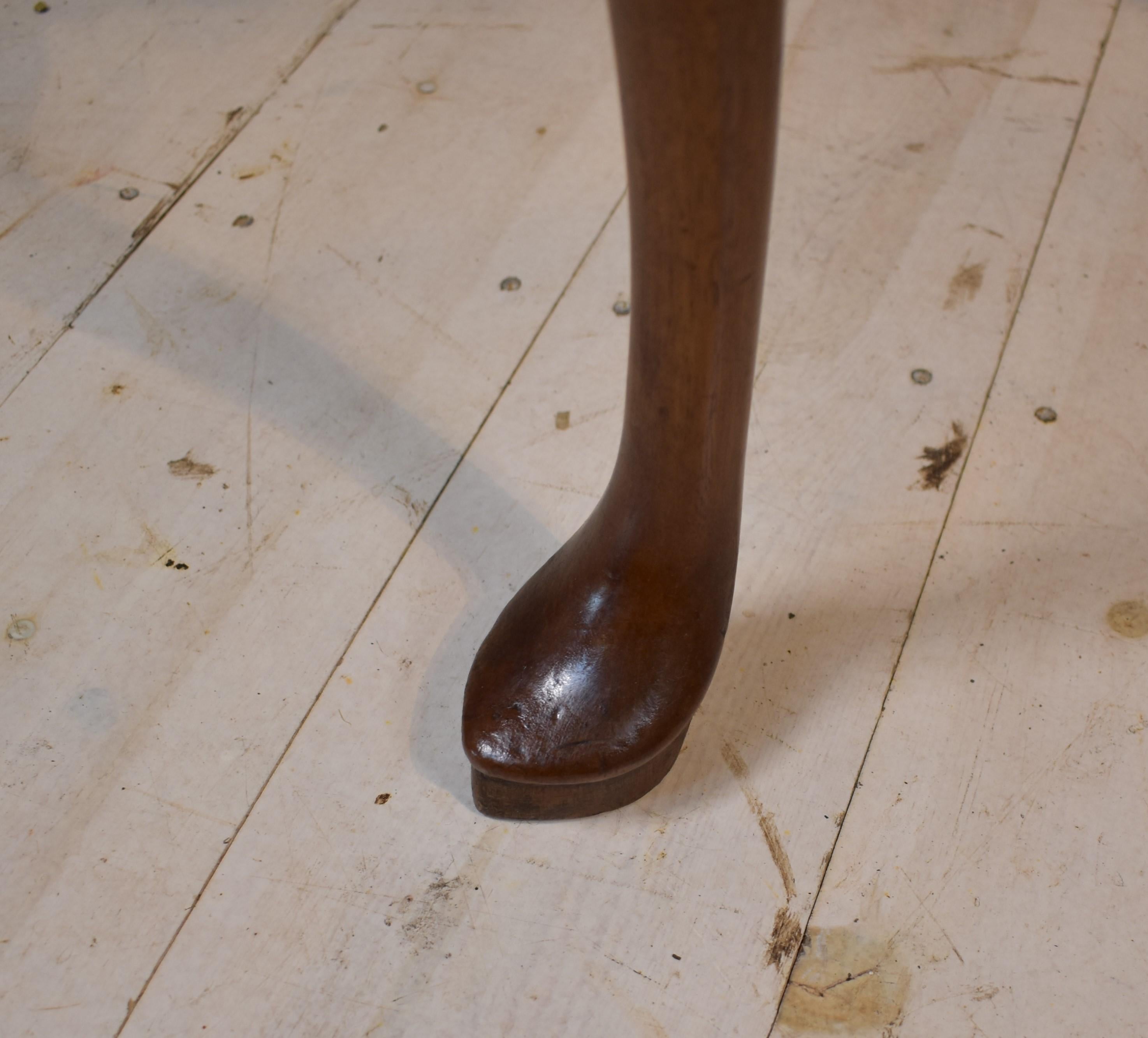 Walnut 18th Century walnut lowboy side table