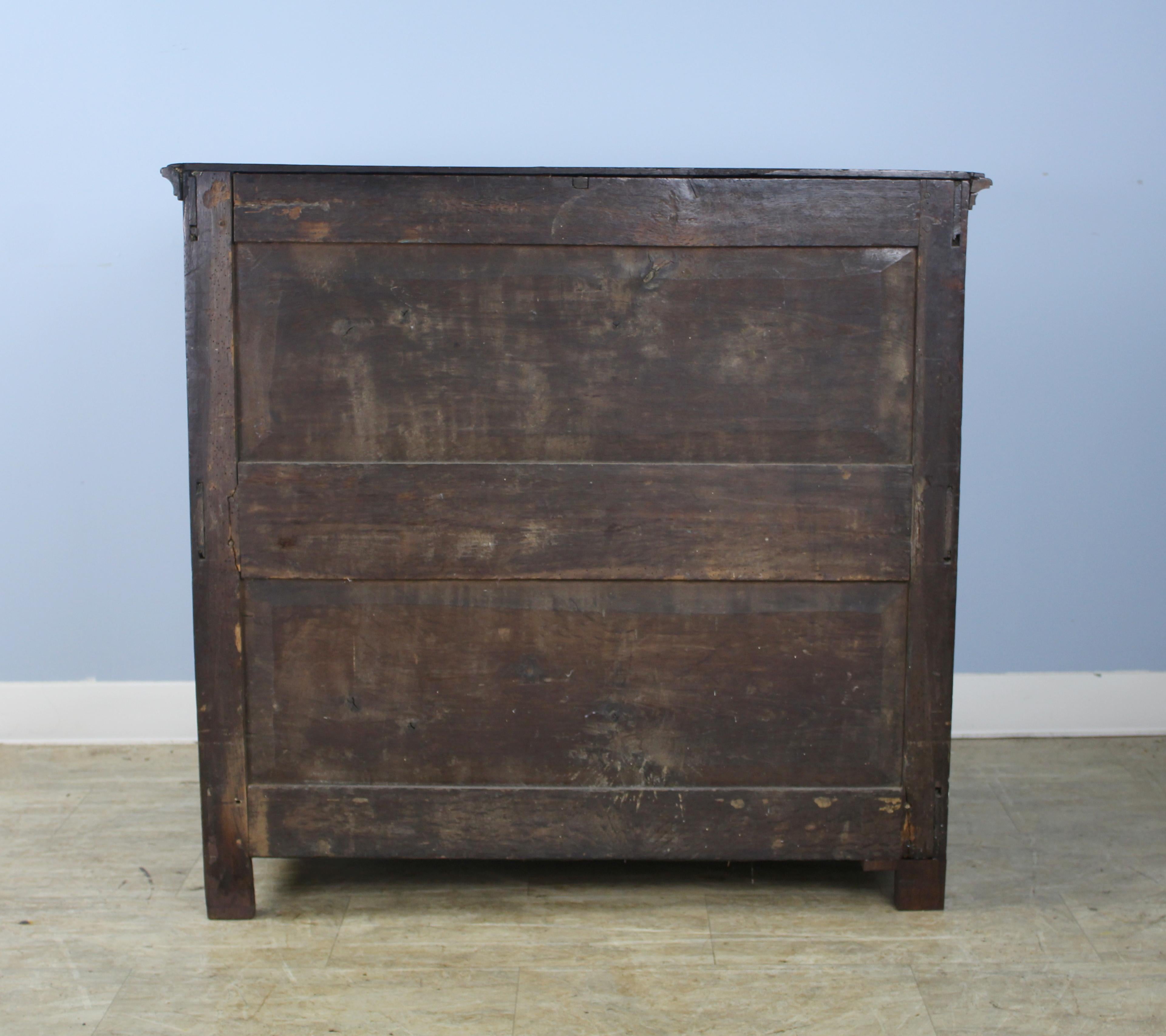 18th Century Walnut Moulded Chest of Drawers For Sale 9