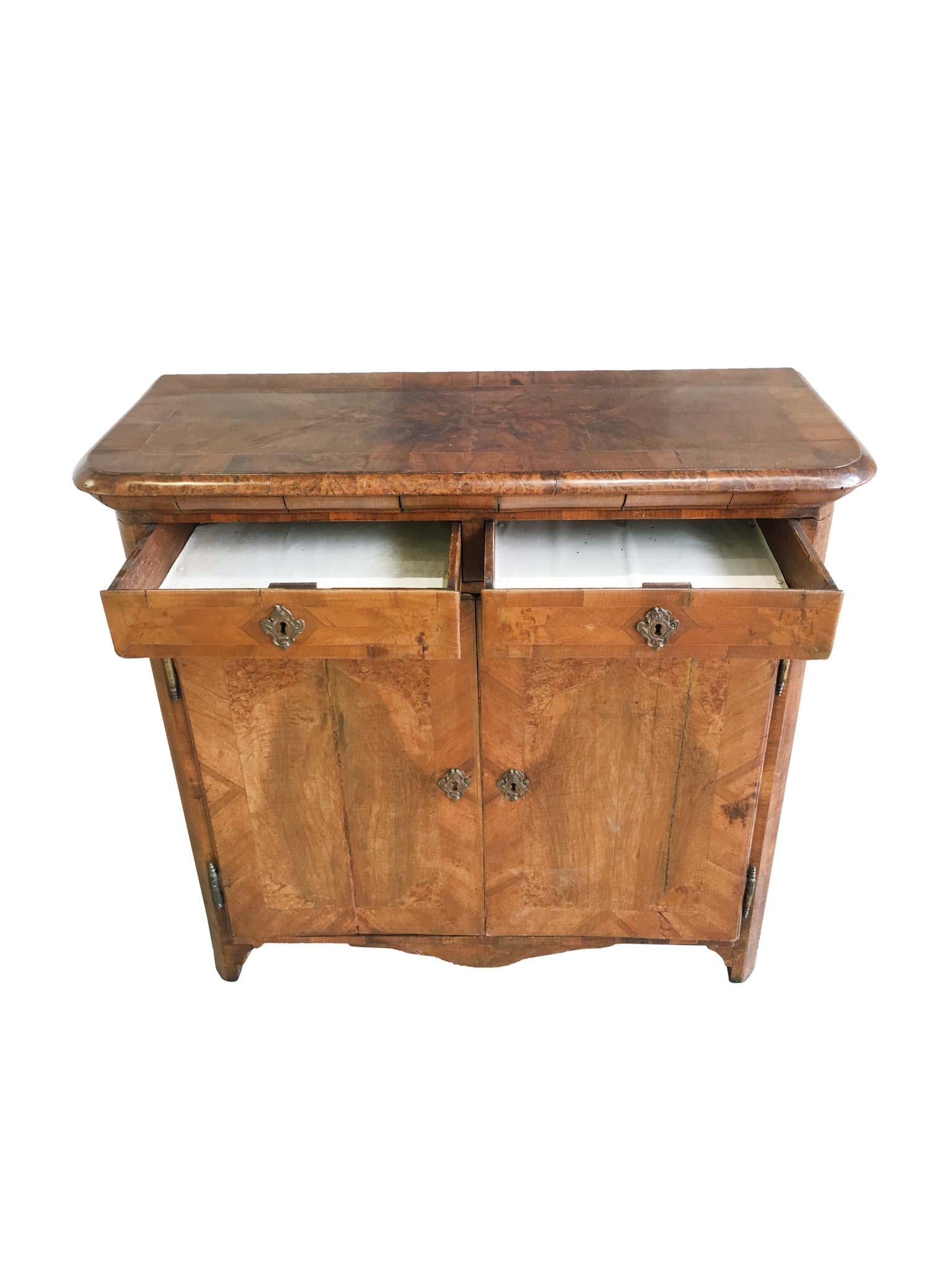 18th Century Walnut and Olive Burl Italian Cabinet In Good Condition In New York, NY