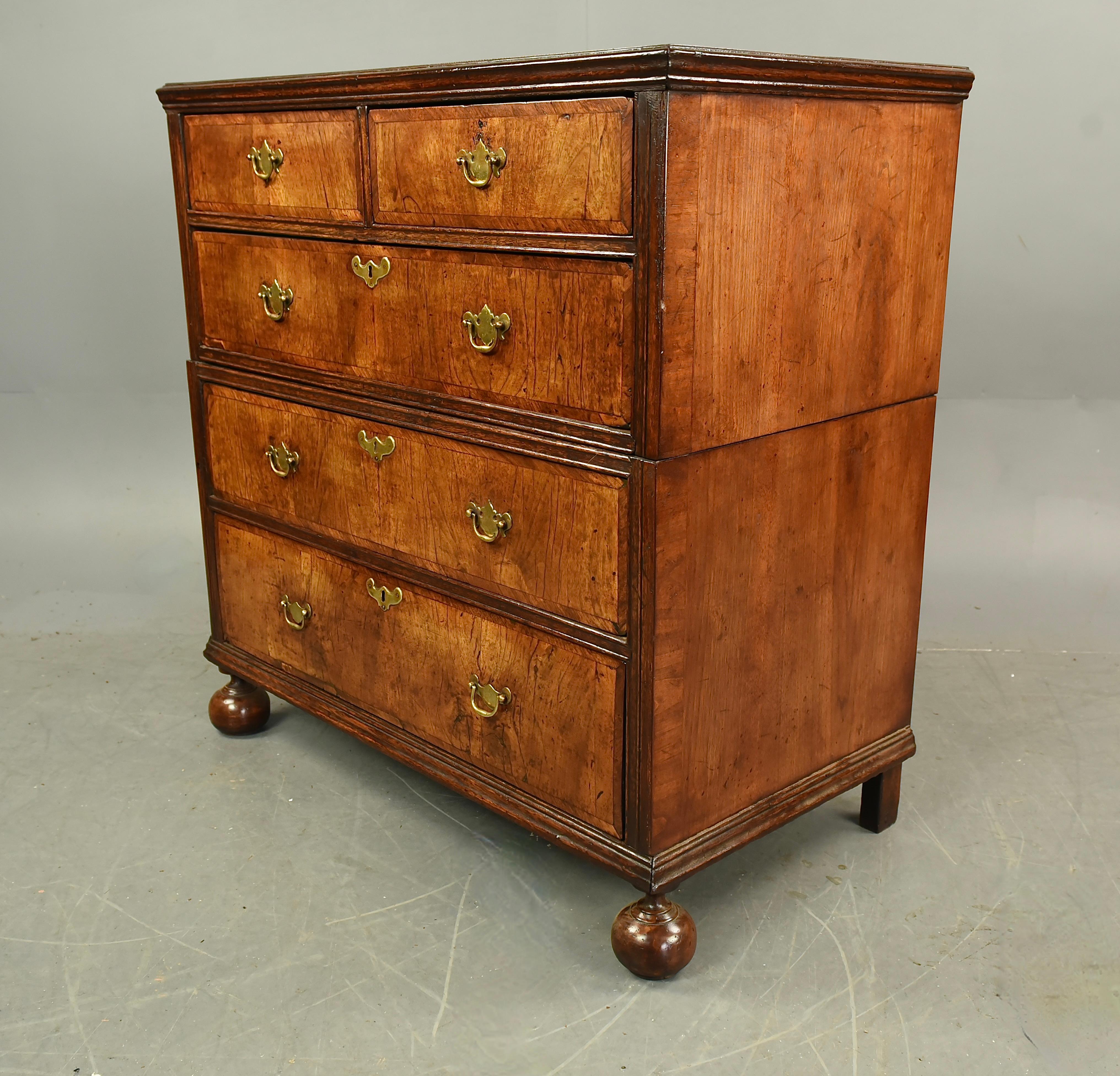 18th century walnut Queen Anne chest of drawers  In Good Condition In Chelmsford, GB
