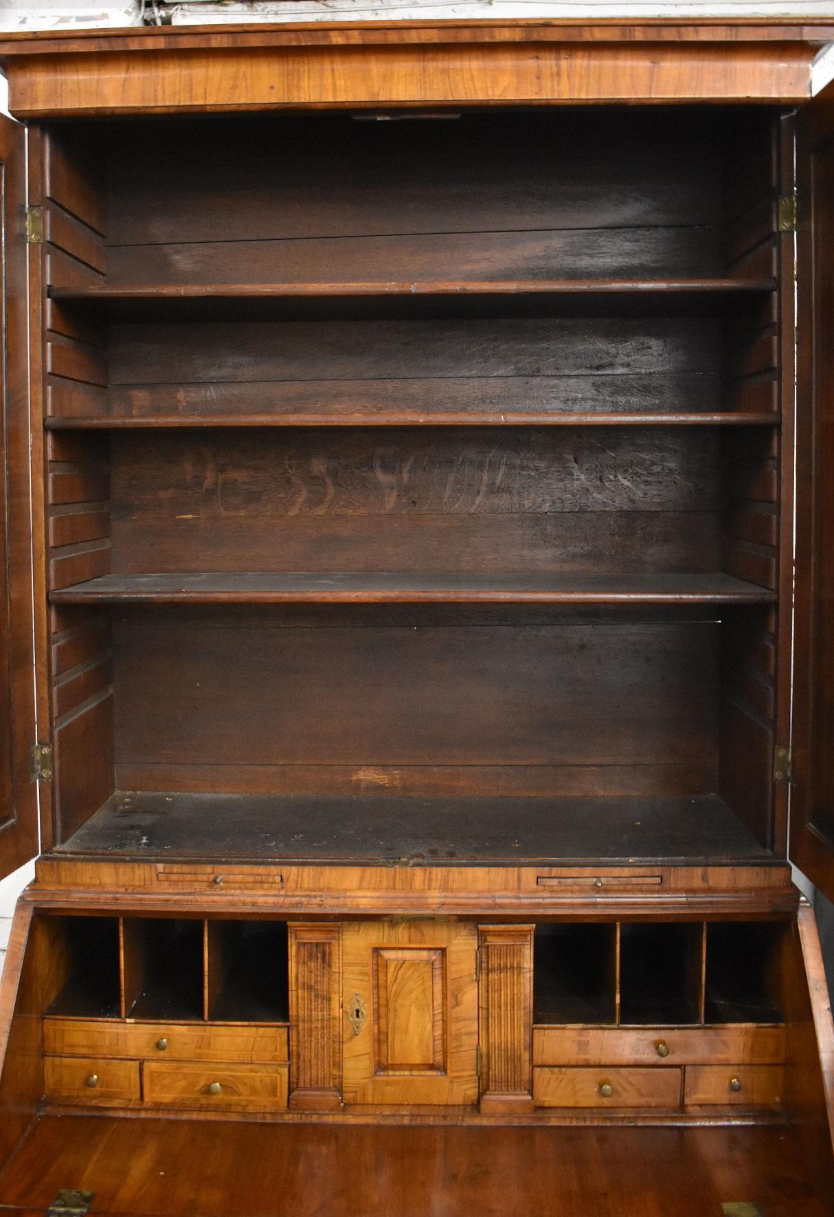 18th Century Walnut Secretary Bookcase In Good Condition In Chelmsford, Essex