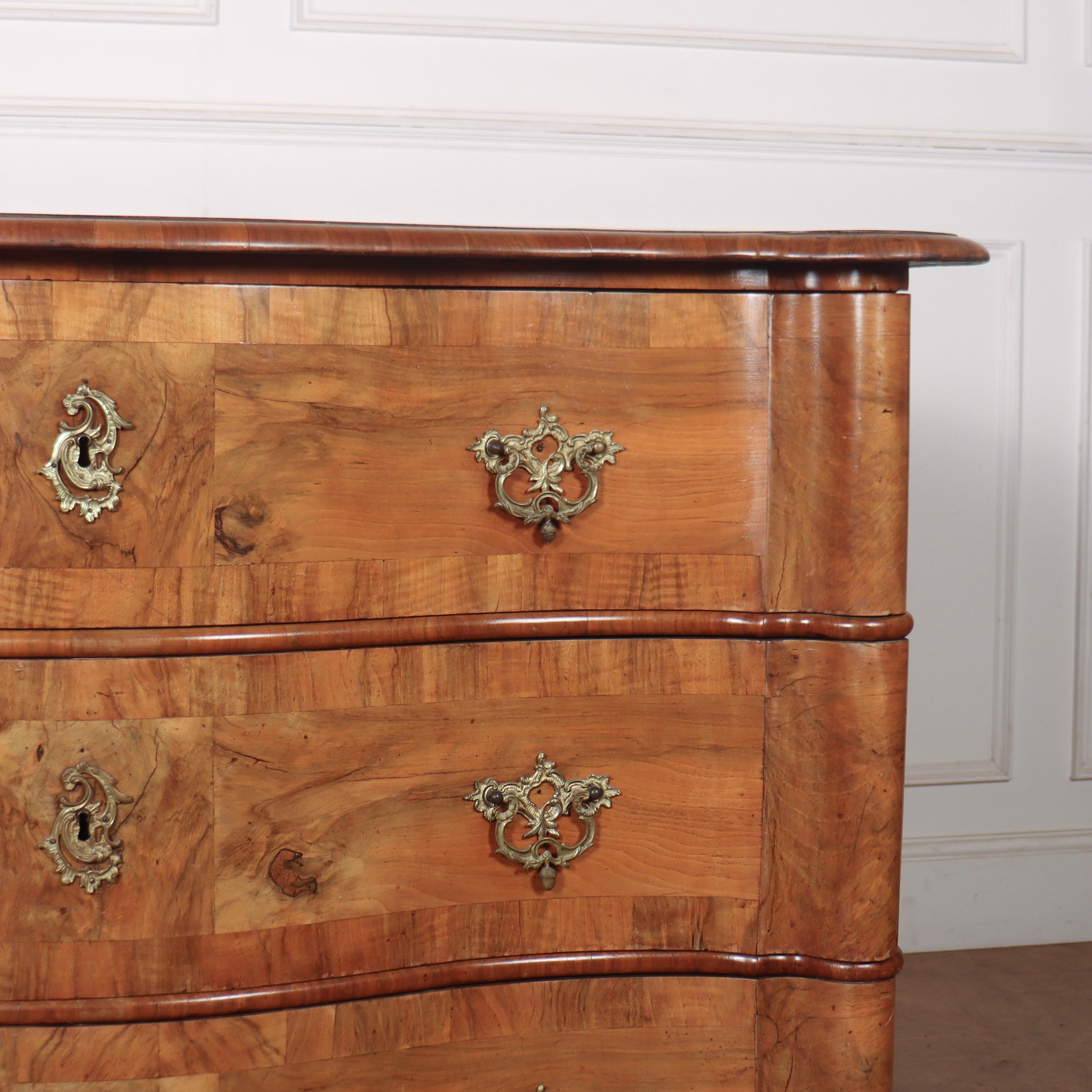 18th Century and Earlier 18th Century Walnut Serpentine Commode For Sale