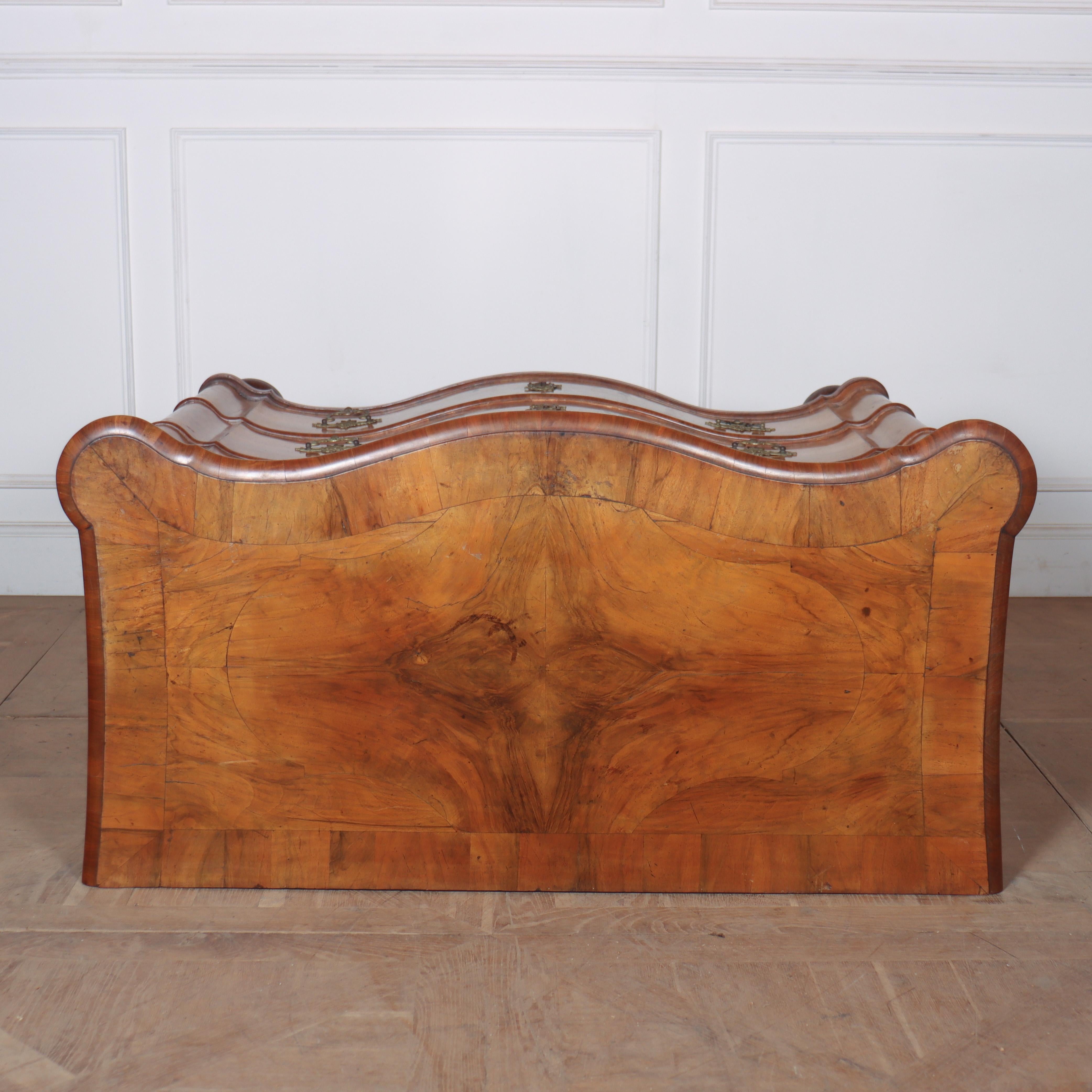 18th Century Walnut Serpentine Commode For Sale 2