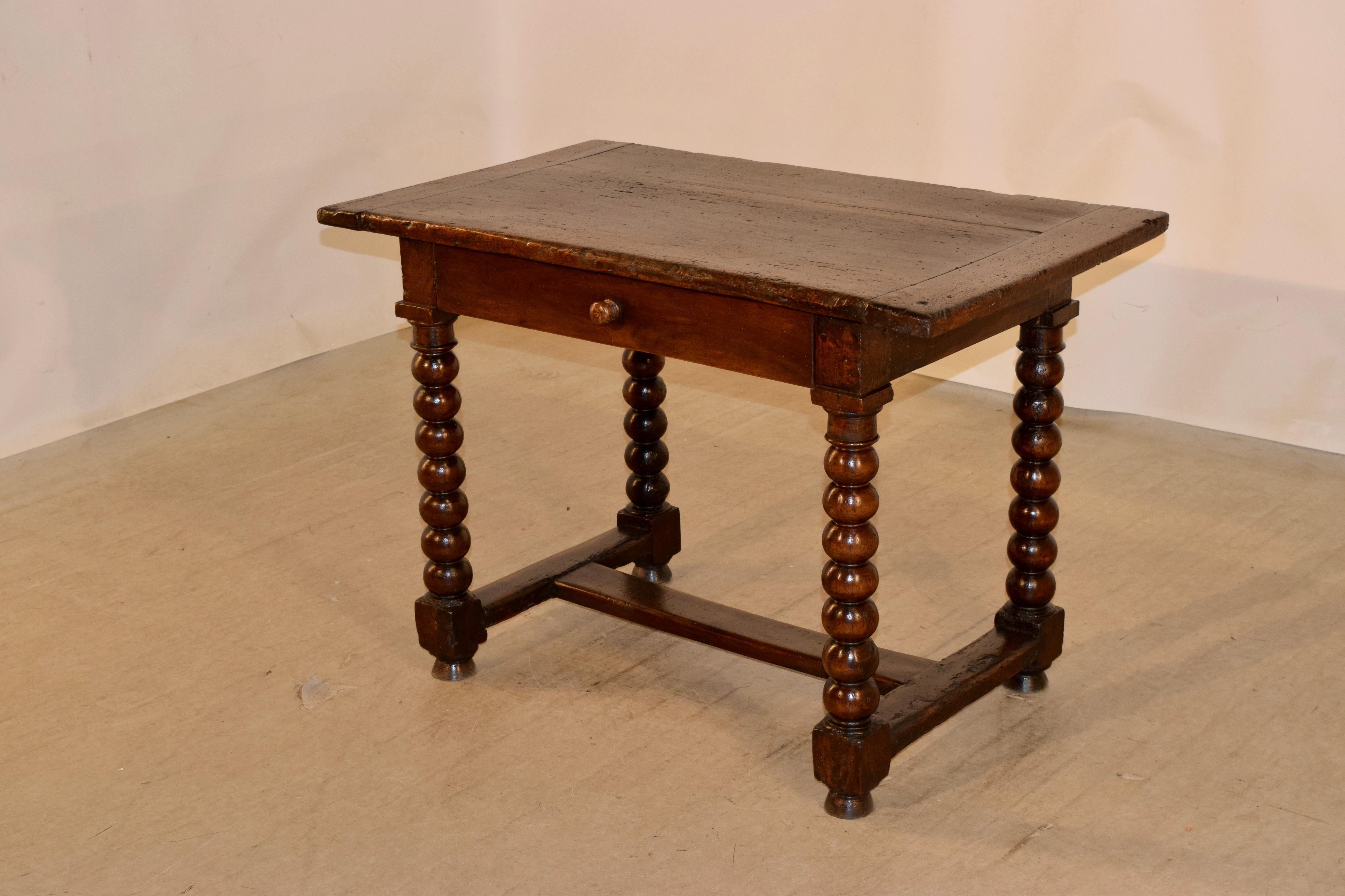 18th Century Walnut Side Table In Good Condition In High Point, NC