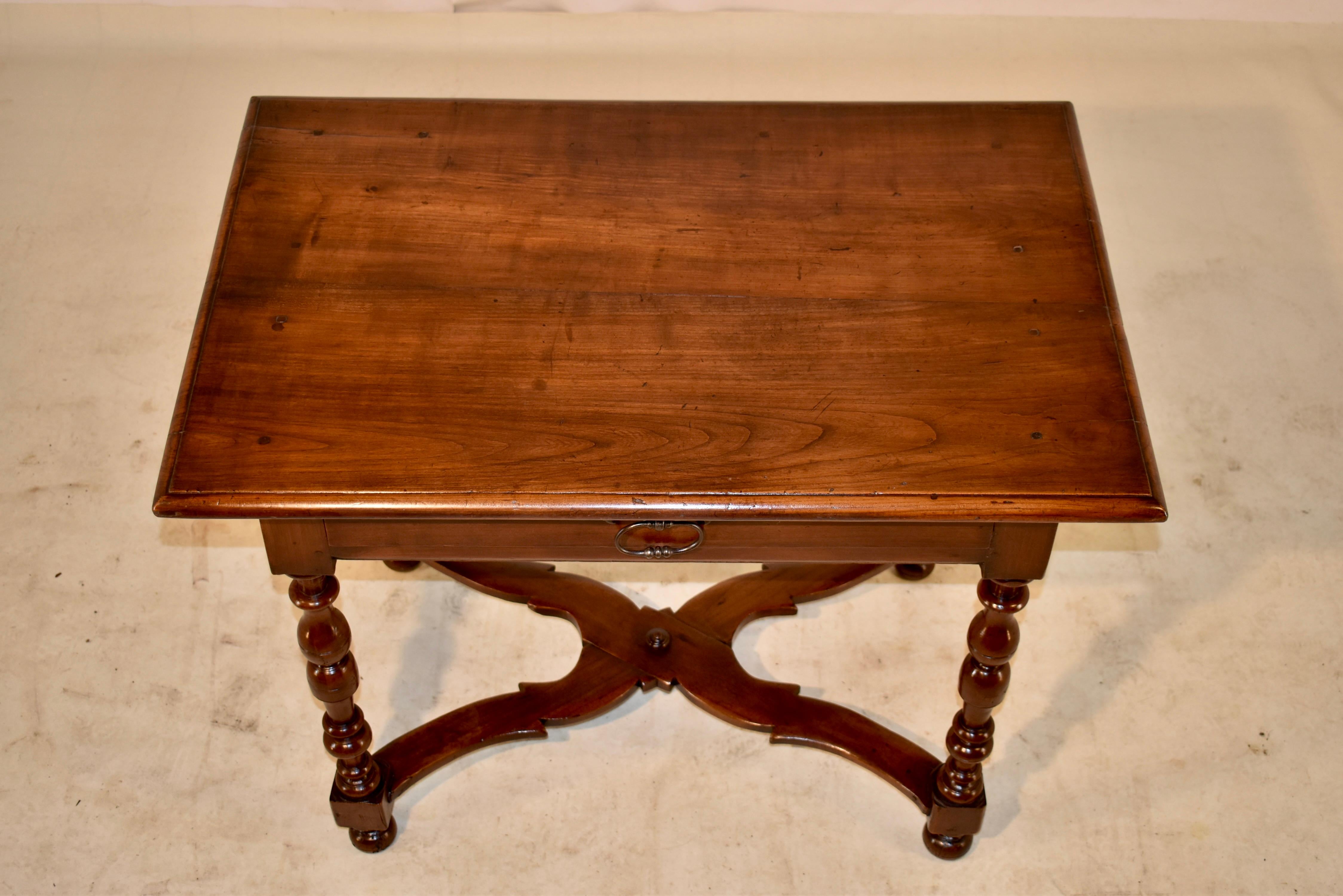 18th Century Walnut Side Table For Sale 3
