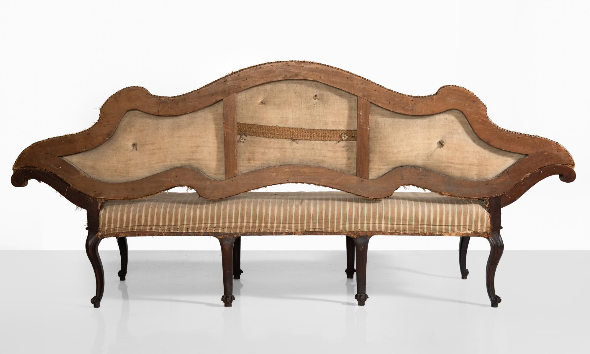 18th Century Walnut Sofa, Italy, circa 1790 (Walnuss)