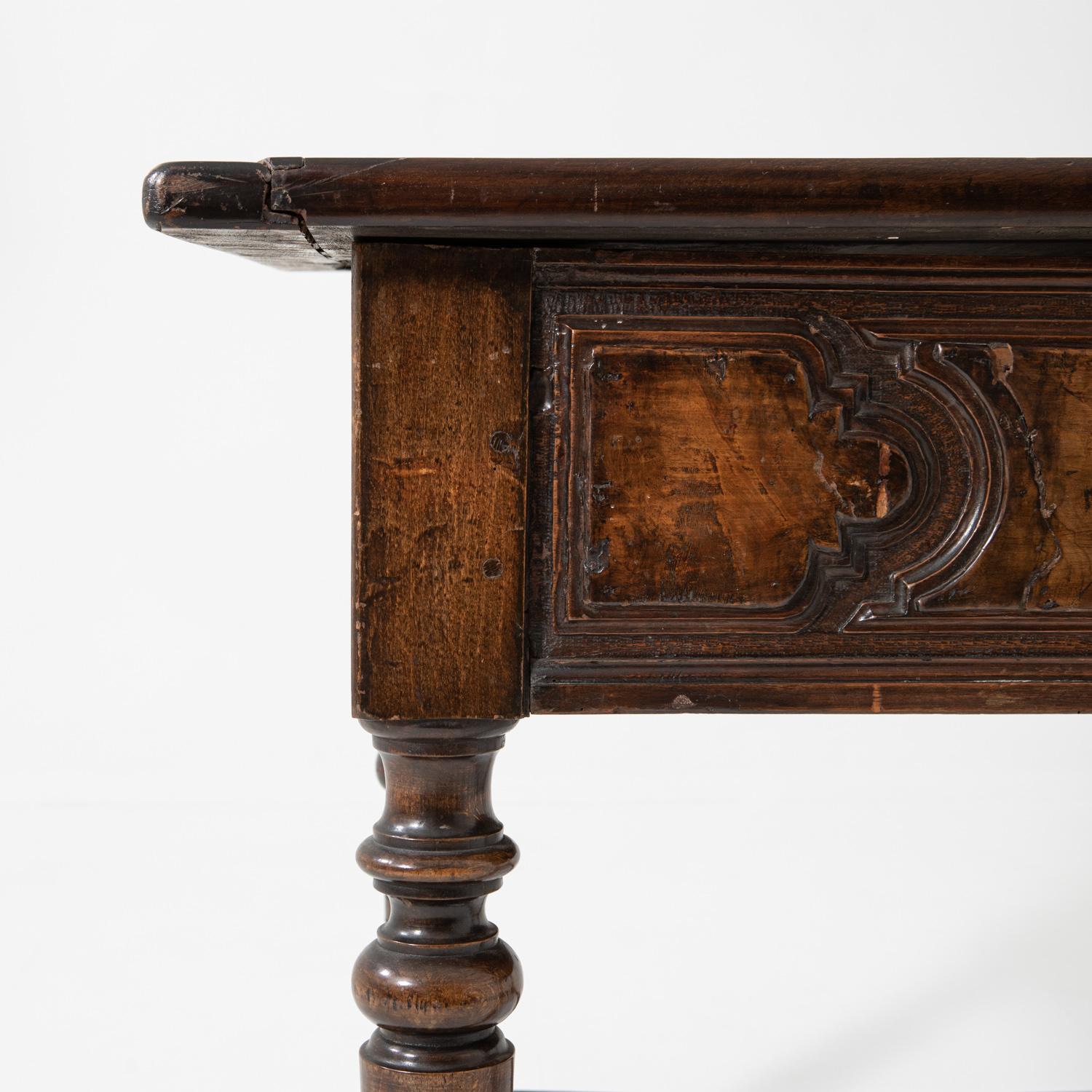 18th Century Walnut Spanish Serving Table For Sale 1