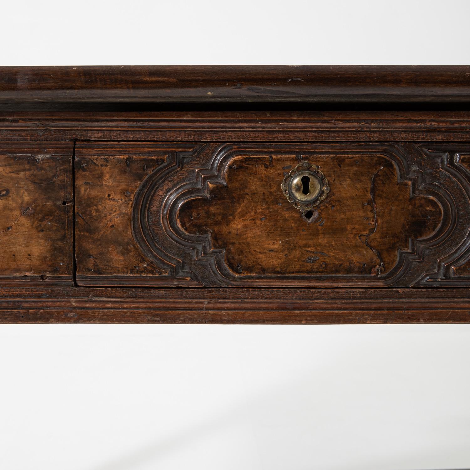 18th Century Walnut Spanish Serving Table For Sale 2