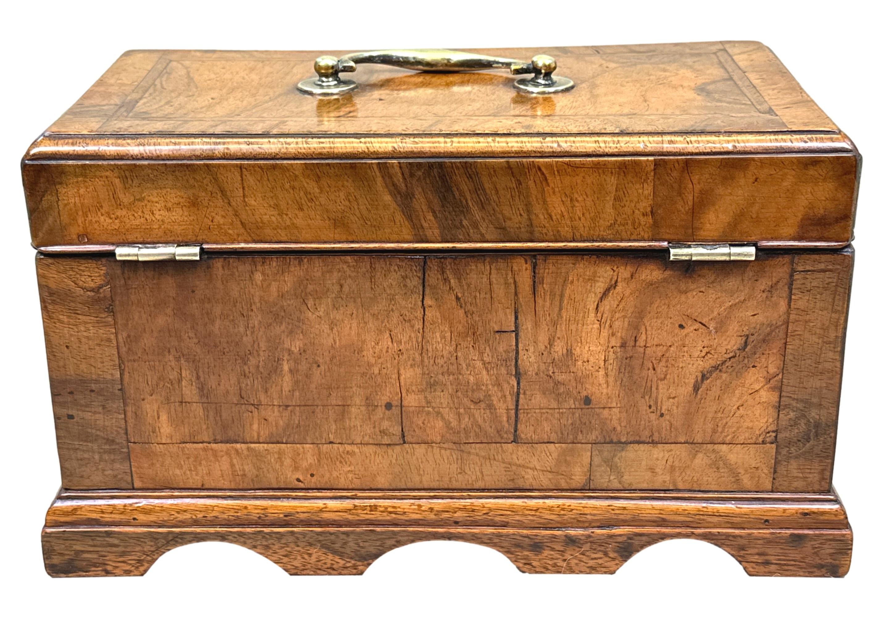 18th Century Walnut Tea Caddy In Good Condition For Sale In Bedfordshire, GB