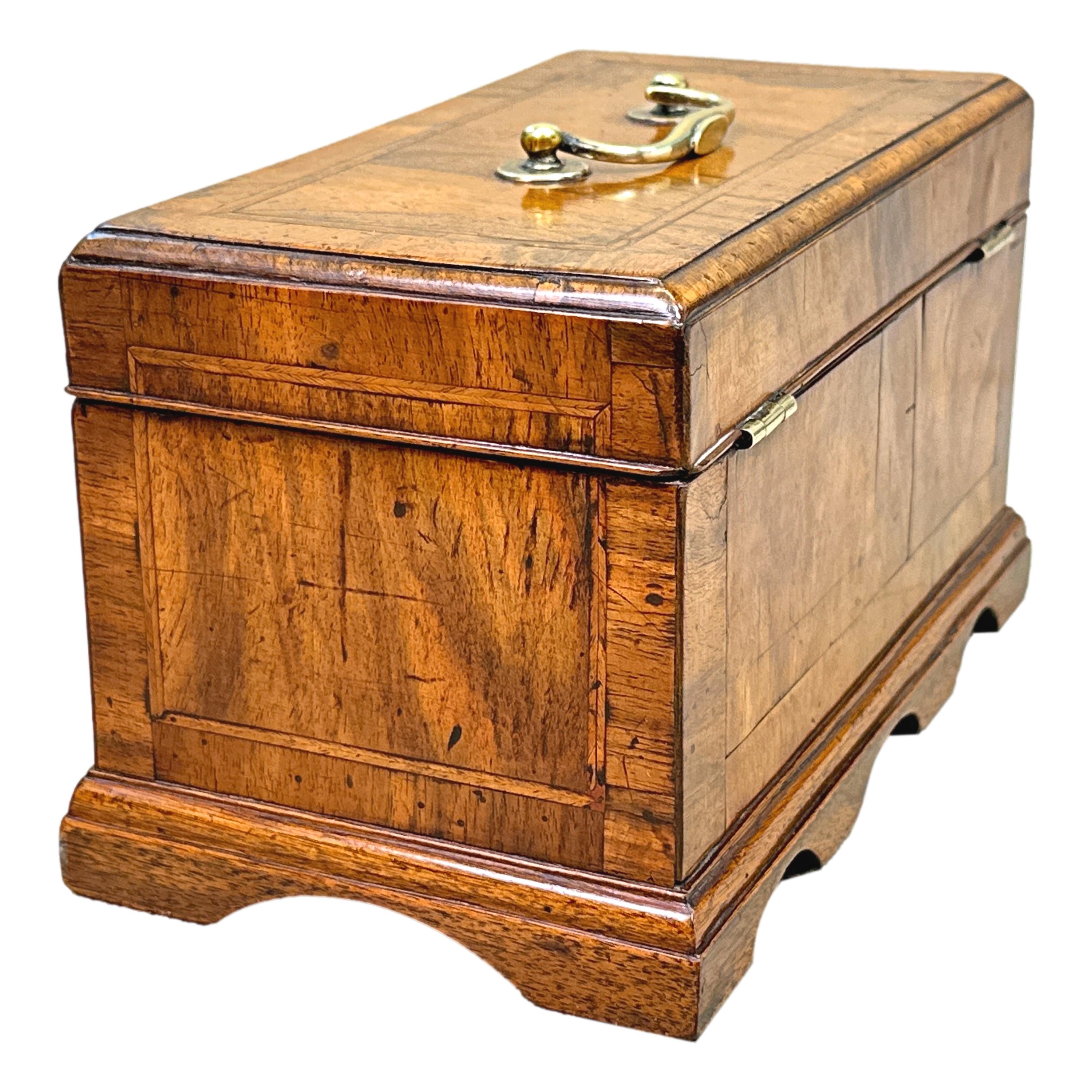 18th Century Walnut Tea Caddy For Sale 1