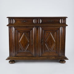 Buffet toscan en noyer du XVIIIe siècle