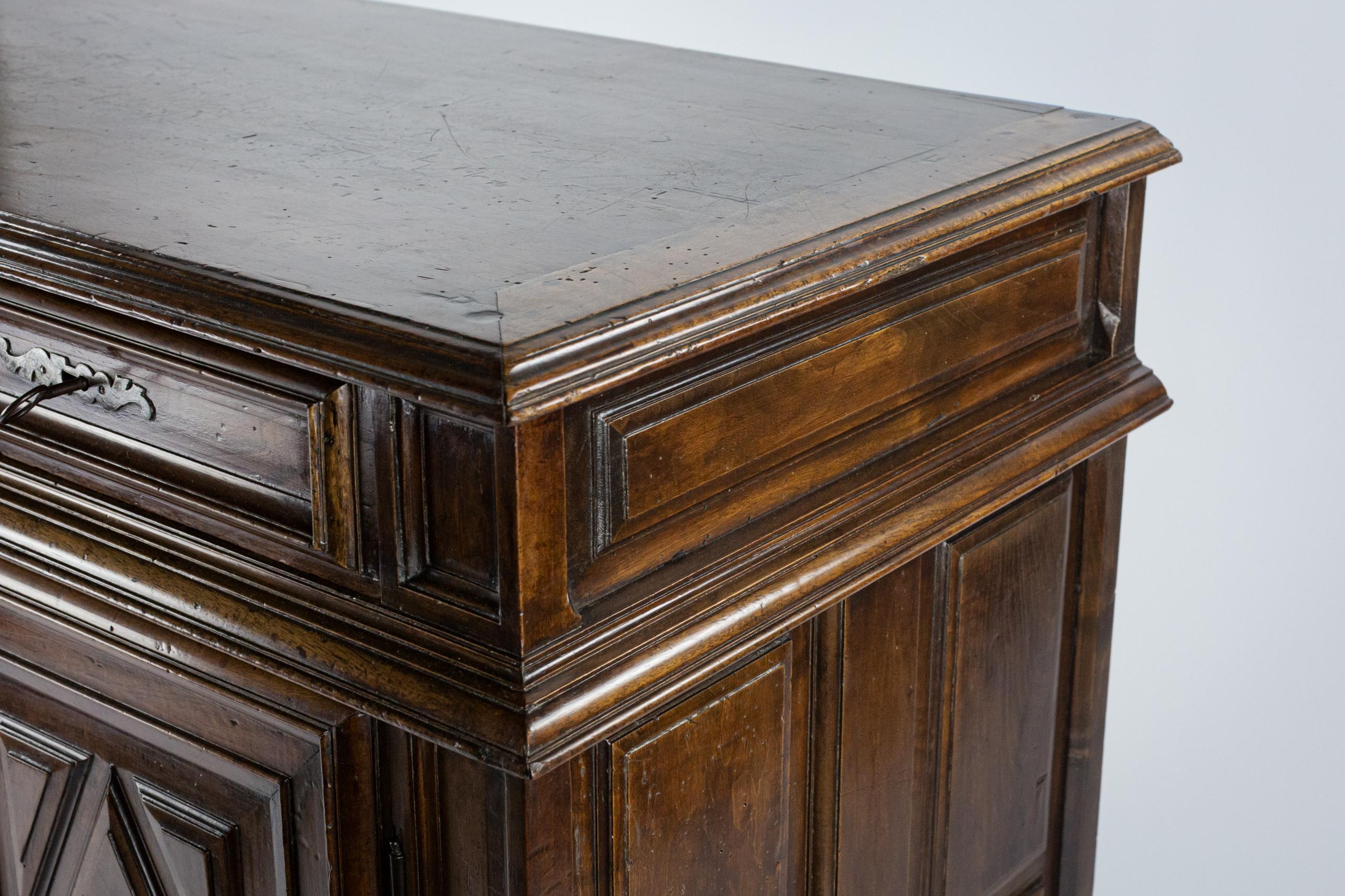 18th Century Walnut Tuscan Sideboard 4