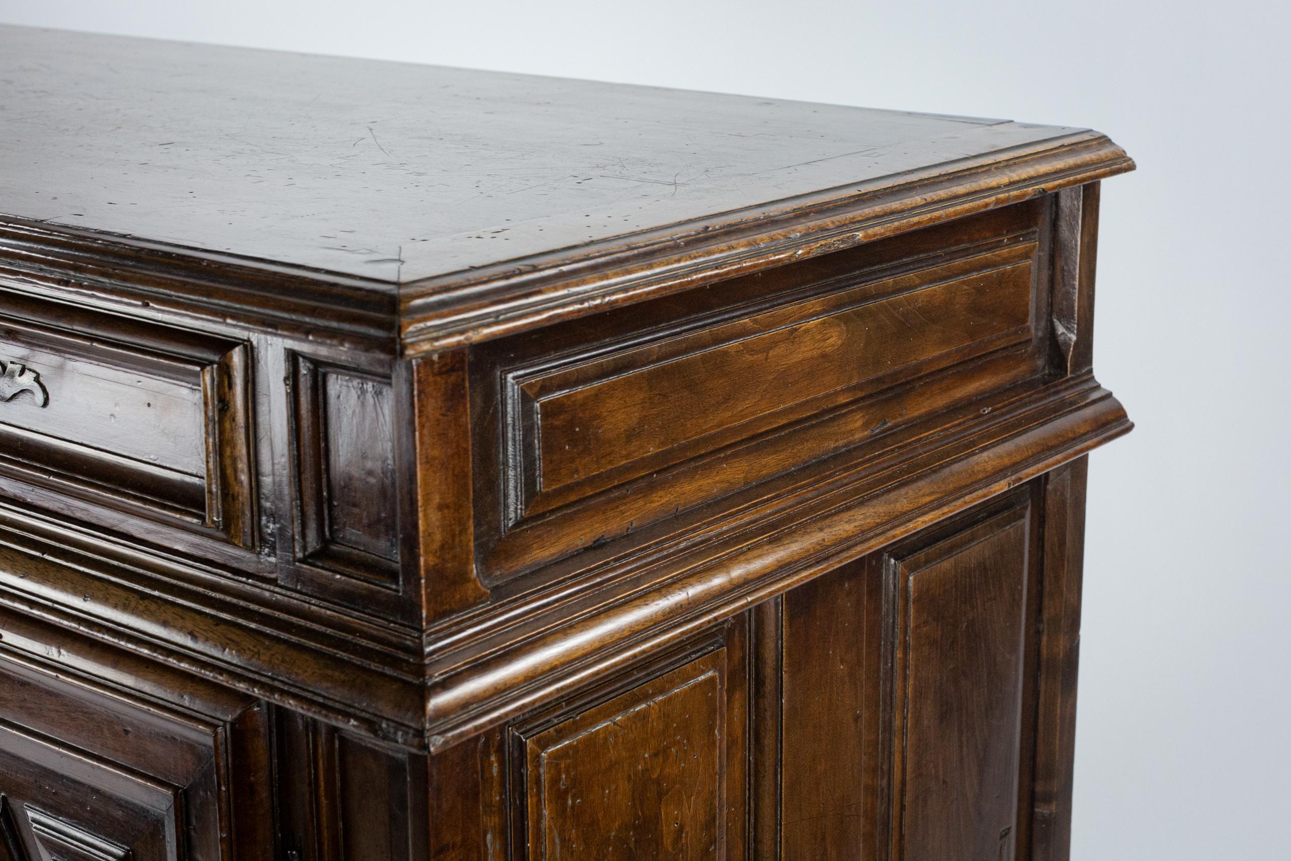 18th Century Walnut Tuscan Sideboard 5