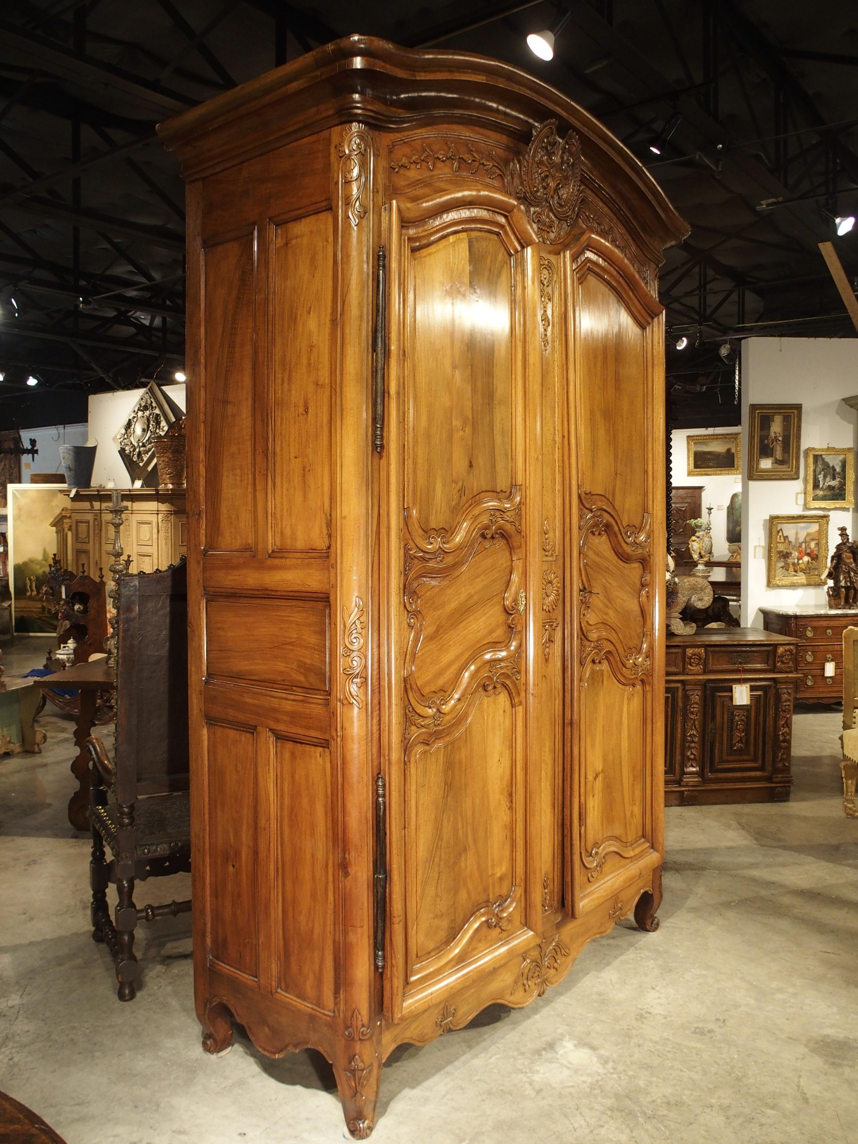 18th Century Walnut Wood Armoire from the Rhone Valley 6