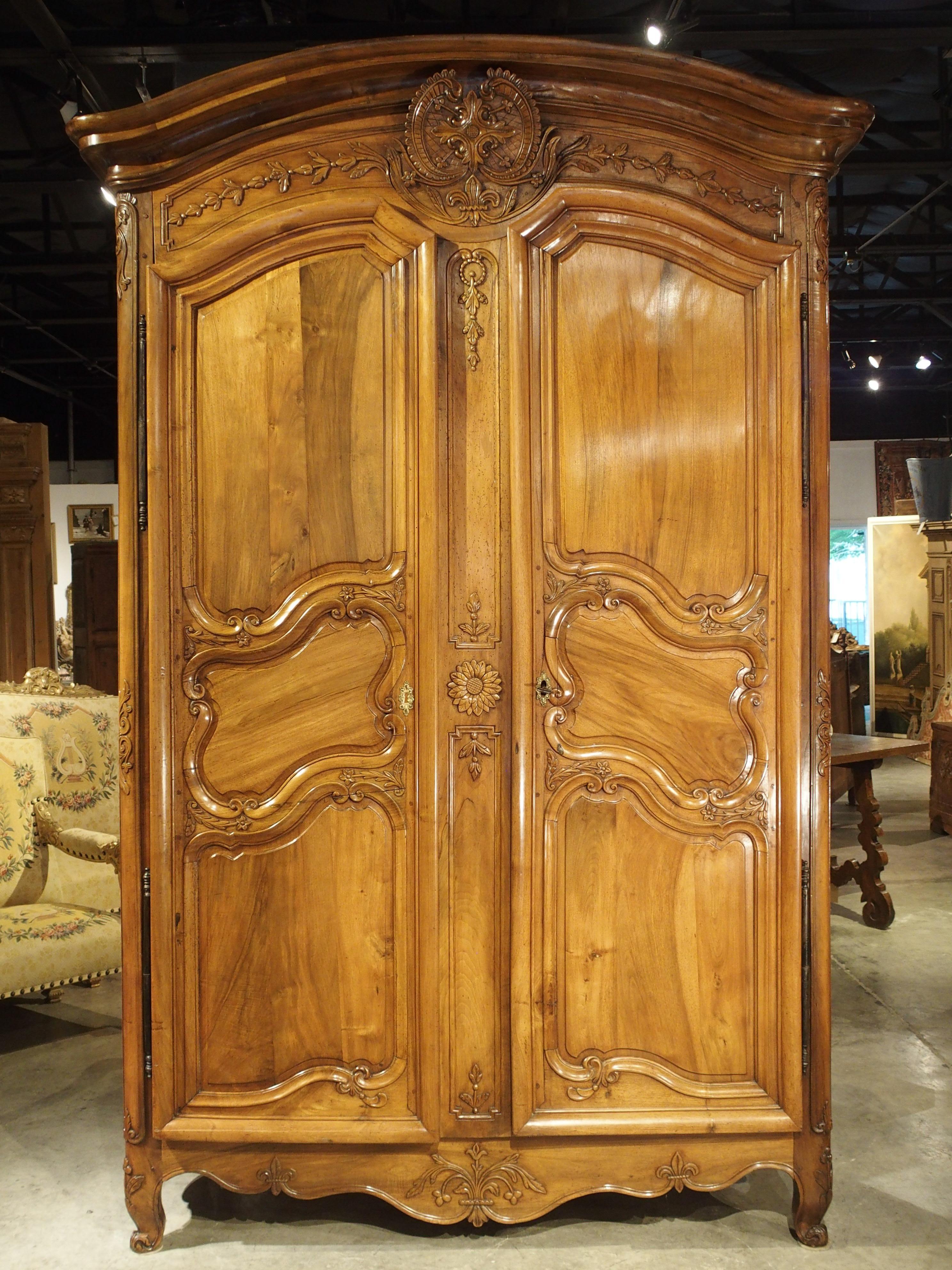 18th Century Walnut Wood Armoire from the Rhone Valley 12