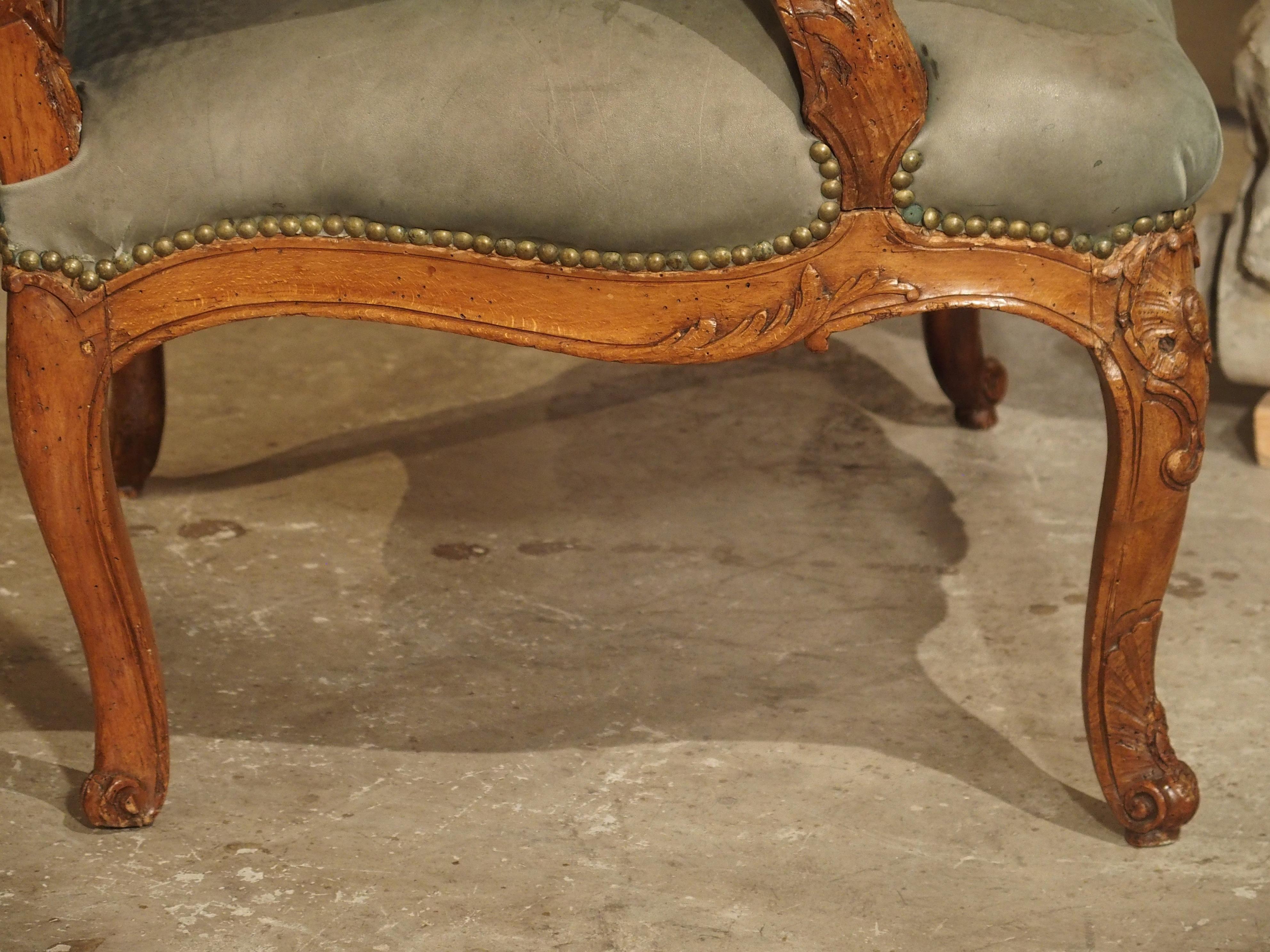 18th Century Walnut Wood Fauteuil by Nicolas Foliot, Furniture Maker to the King 3
