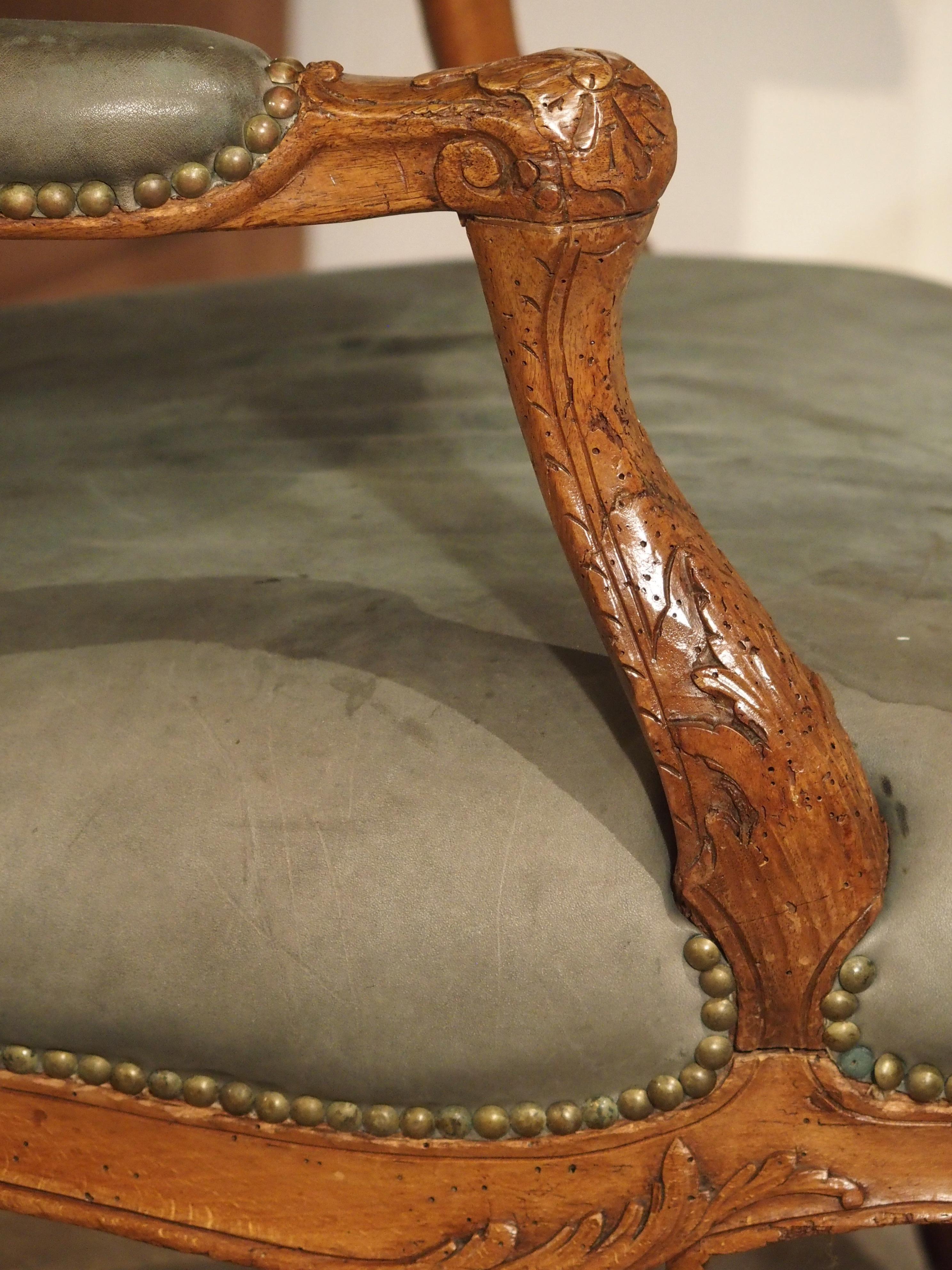 18th Century Walnut Wood Fauteuil by Nicolas Foliot, Furniture Maker to the King 4
