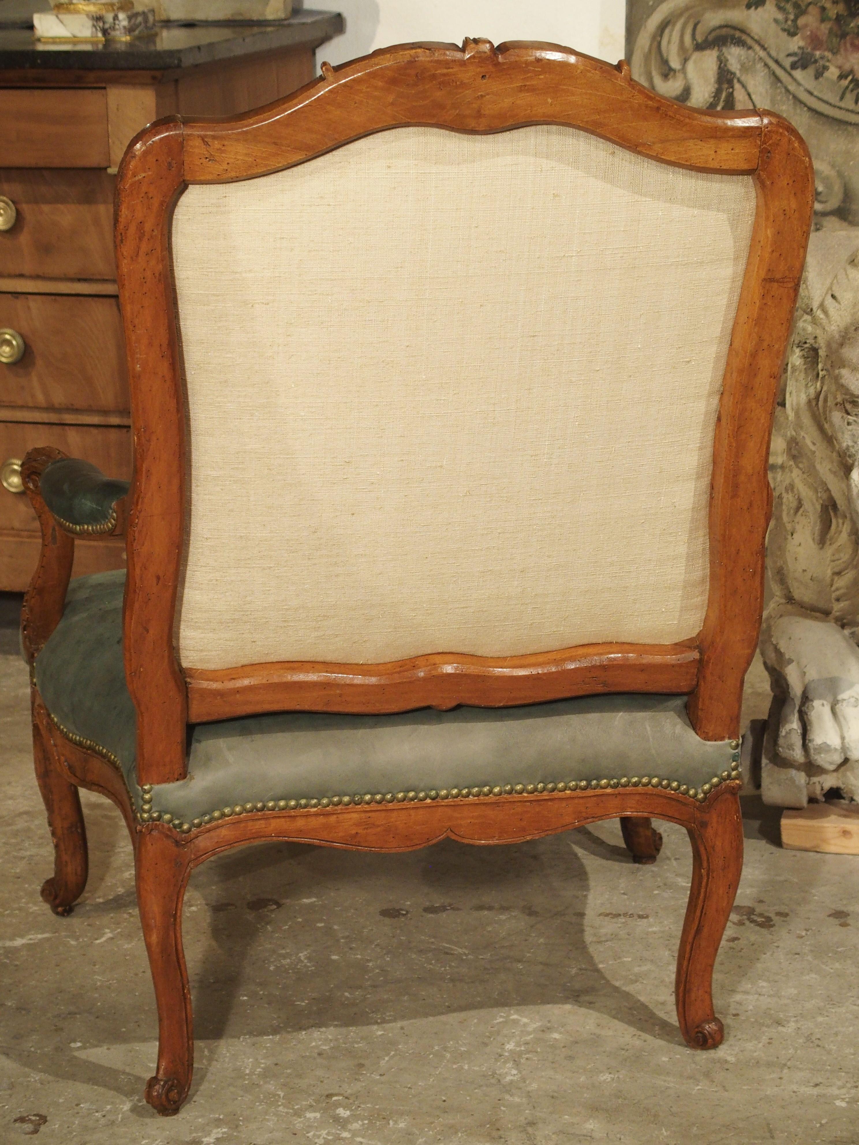 18th Century Walnut Wood Fauteuil by Nicolas Foliot, Furniture Maker to the King 6