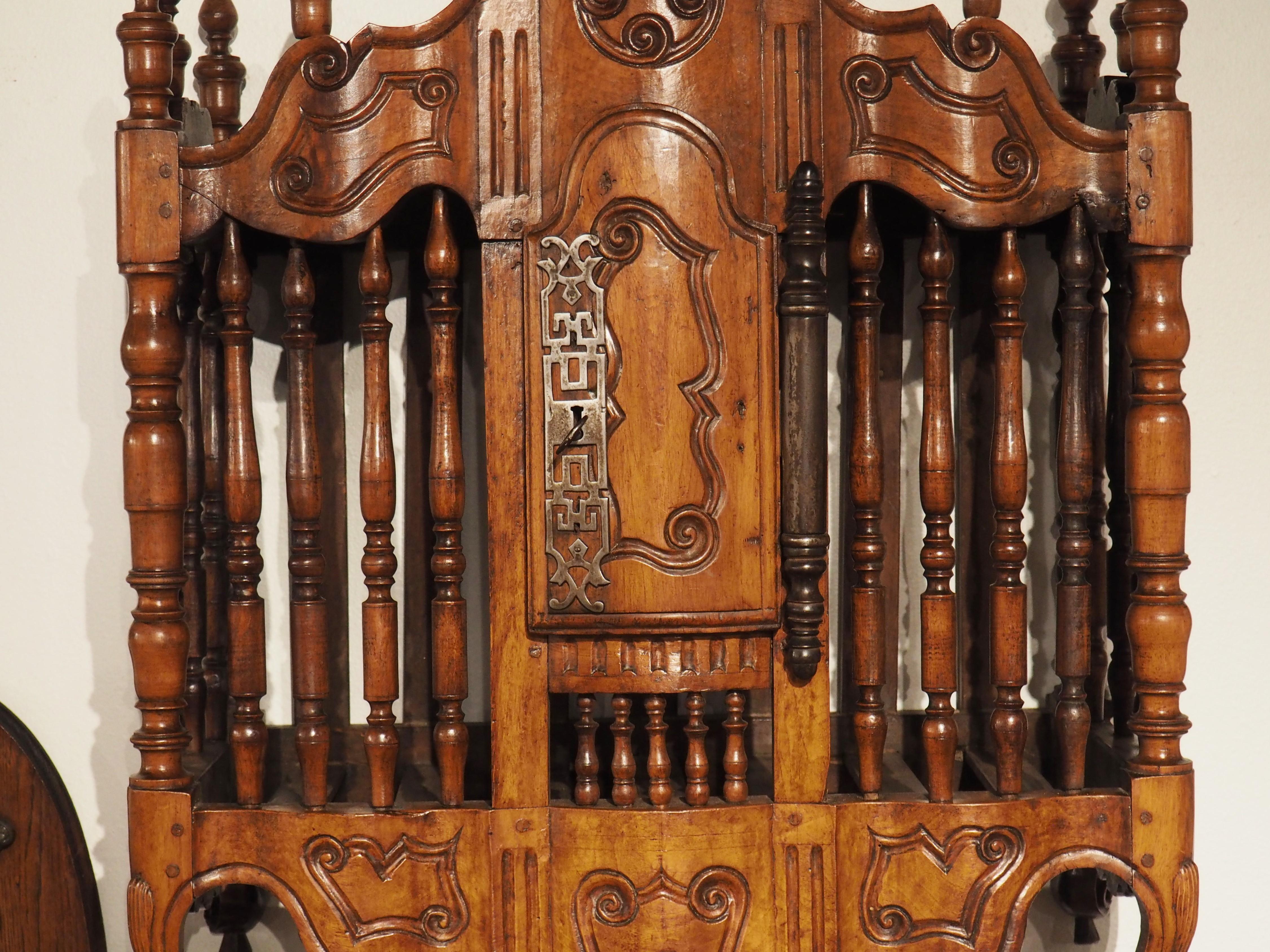 18th Century Walnut Wood Panetière, Bread Safe from Fourques, France, circa 1760 For Sale 11