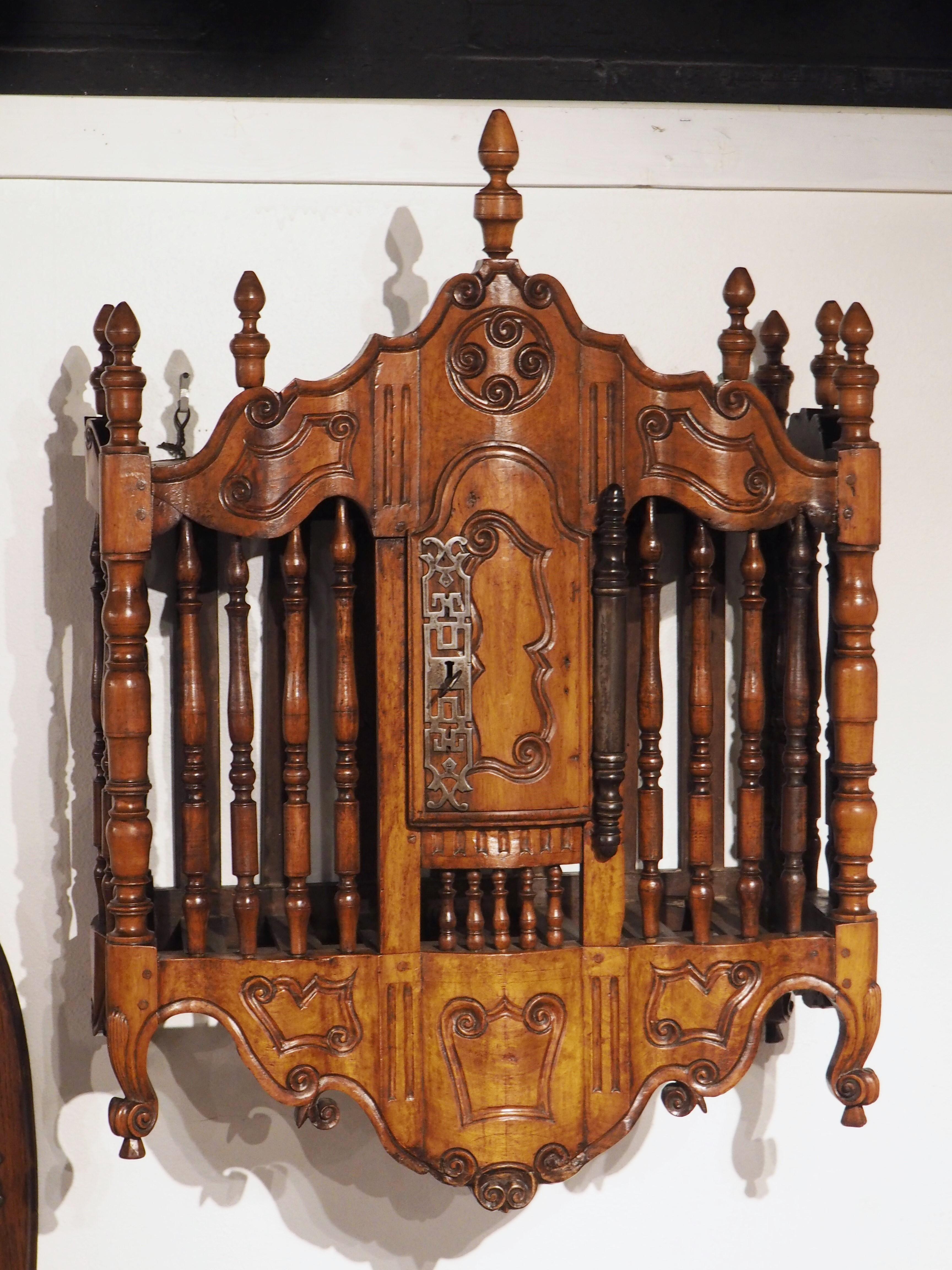 18th Century Walnut Wood Panetière, Bread Safe from Fourques, France, circa 1760 For Sale 12