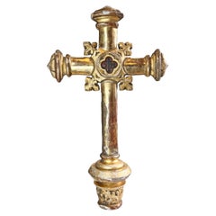 Croix de procession du 18e siècle dorée à l'eau avec broderie IHS