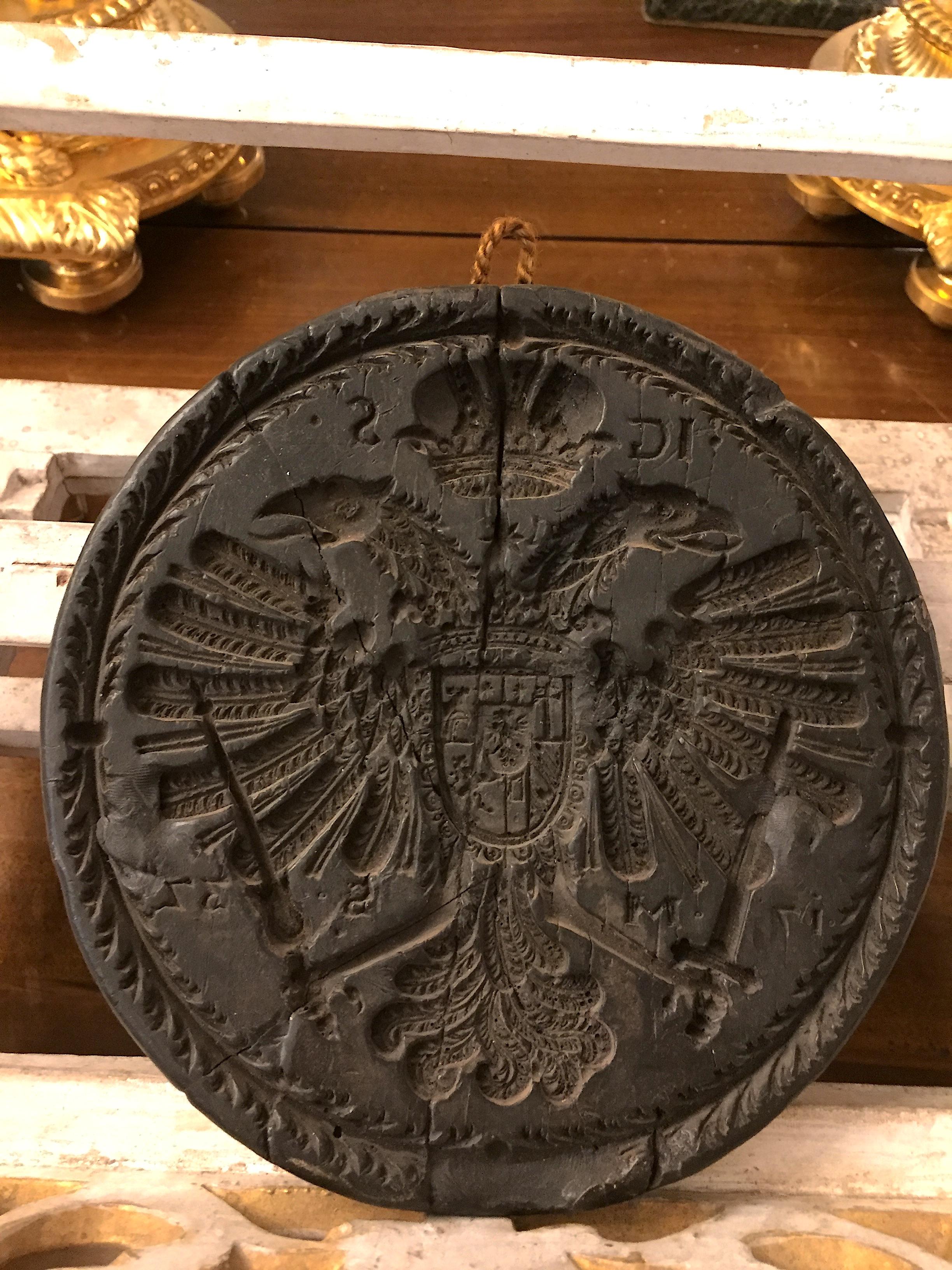 Molde de mantequilla de cera del siglo XVIII con escudo imperial de los Habsburgo Otro en venta