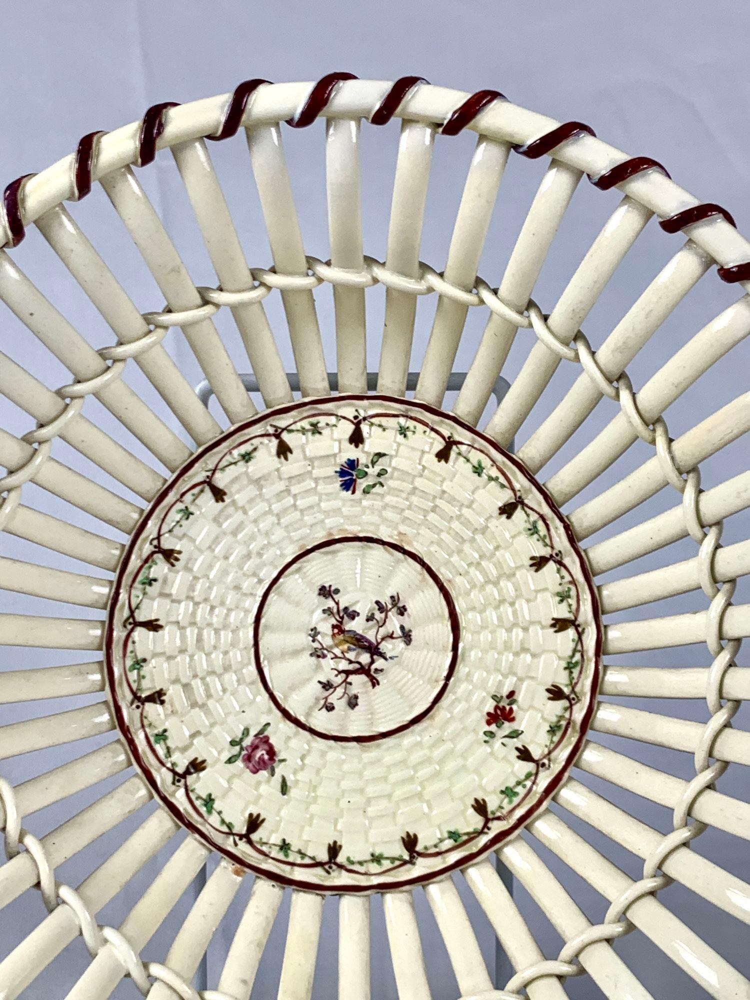18th Century Wedgwood Creamware Bowl with English Strapwork Design Circa 1780 For Sale 1