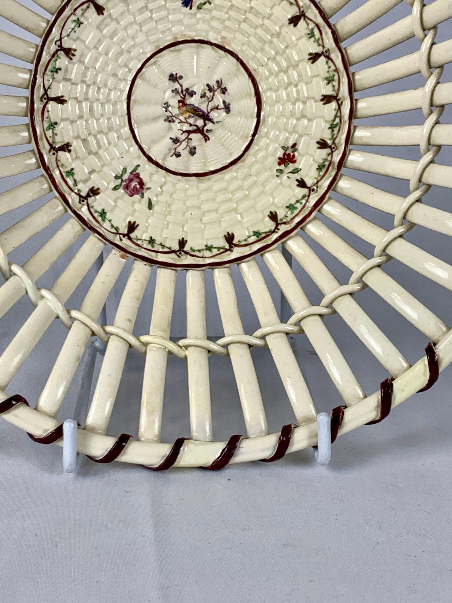 18th Century Wedgwood Creamware Bowl with English Strapwork Design Circa 1780 For Sale 3