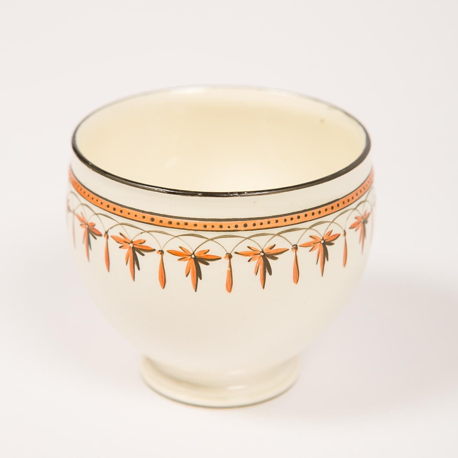 Neoclassical 18th Century Wedgwood Creamware Cup and Sauce: Tasse Trembleuse