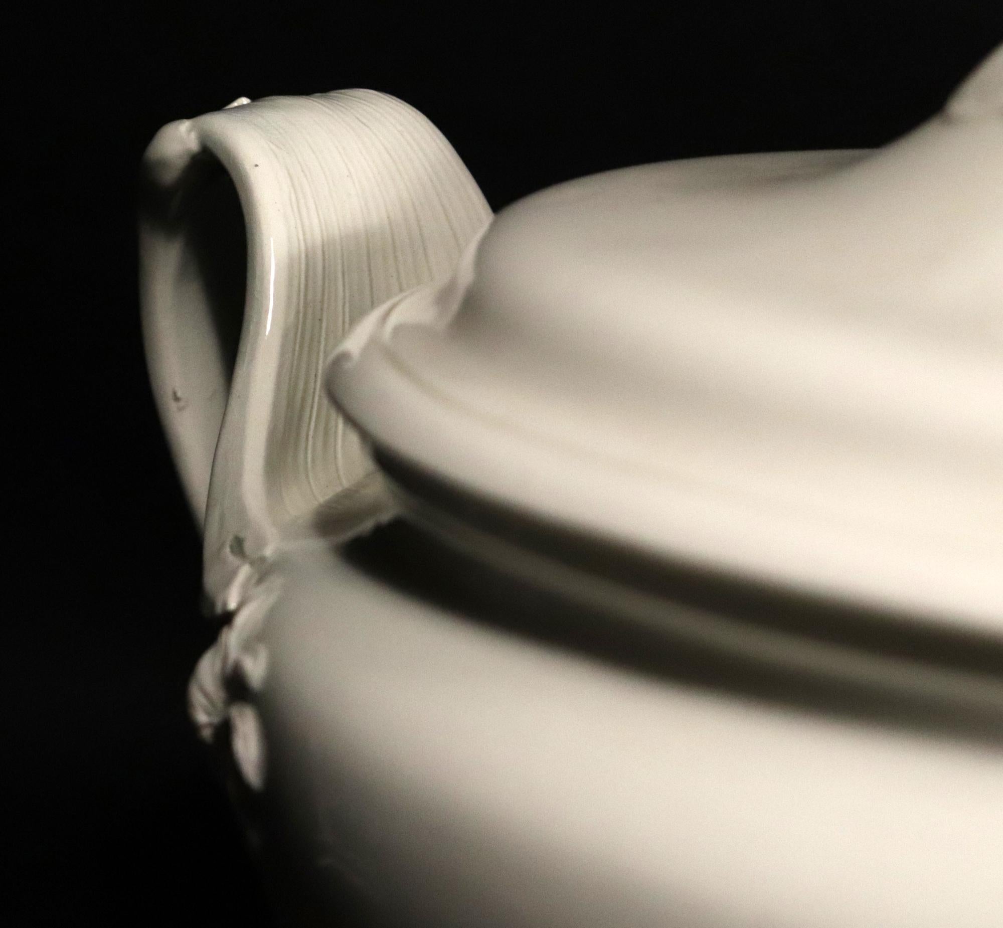 18th-century Wedgwood Creamware Tureen, Cover & Stand For Sale 4