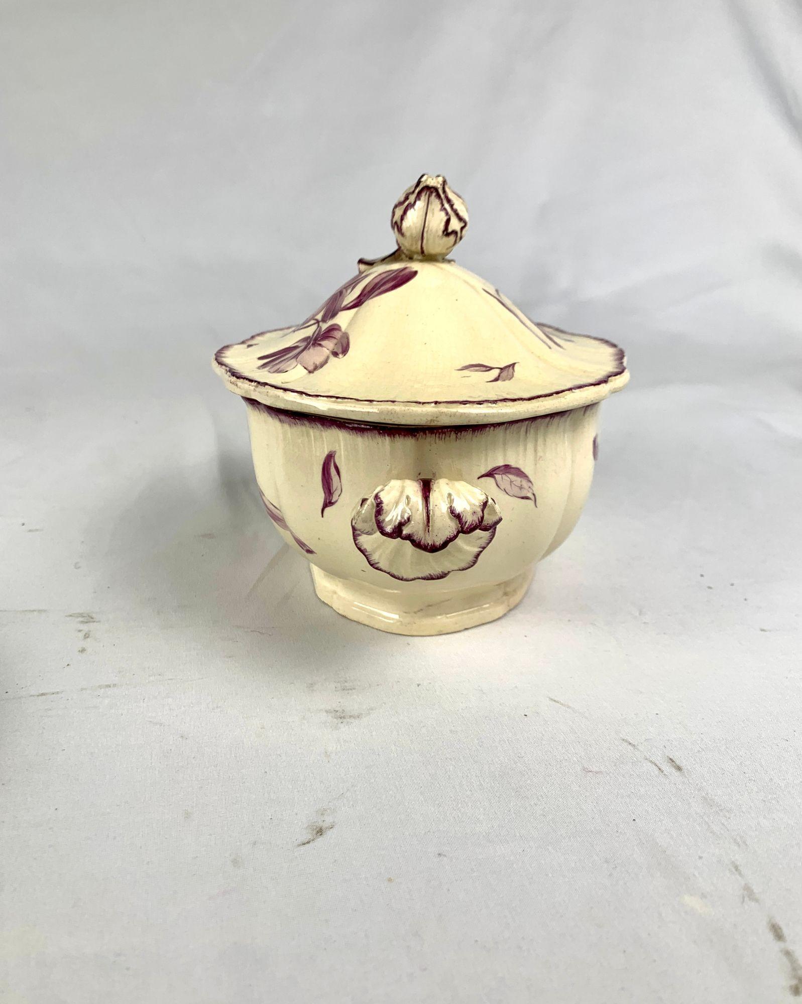Peint à la main Soupière du 18ème siècle en Creamware de Wedgwood peinte à la main par Bakewell England Ca. 1765 en vente