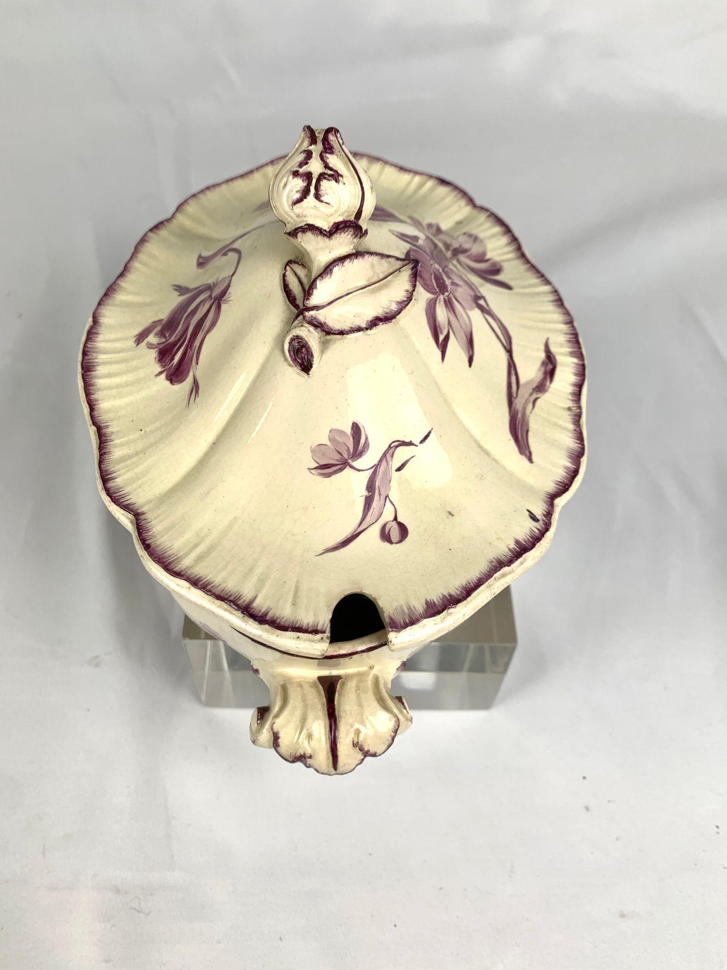 XVIIIe siècle Soupière du 18ème siècle en Creamware de Wedgwood peinte à la main par Bakewell England Ca. 1765 en vente