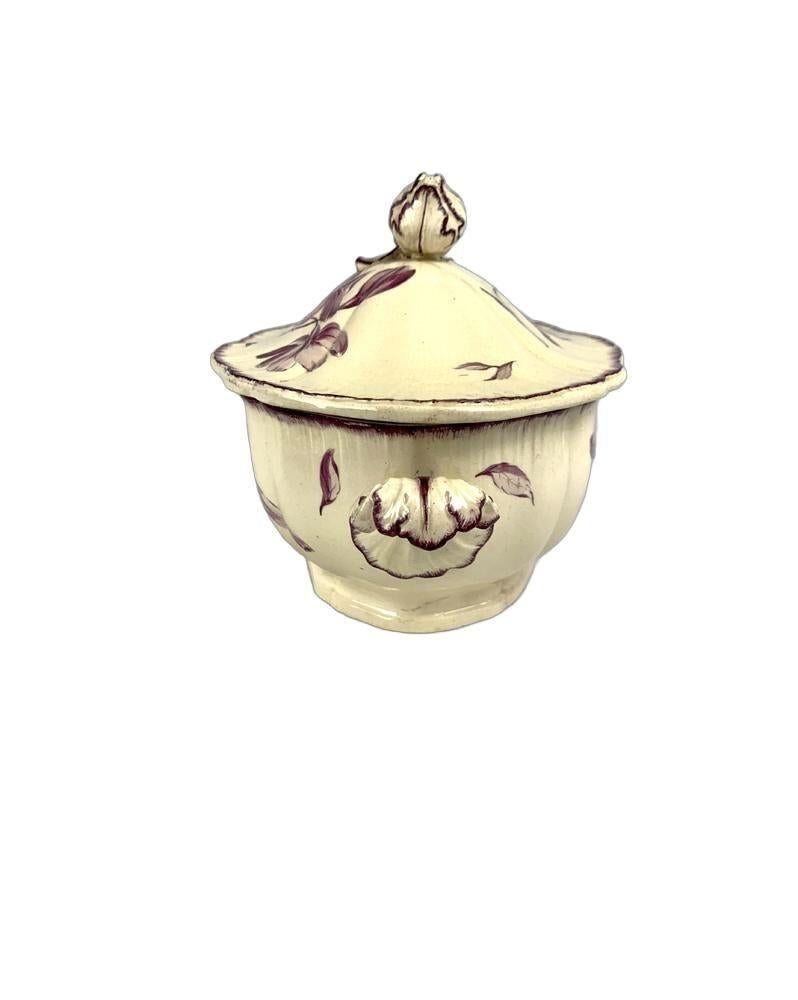 Sopera y plato de cremería Wedgwood del siglo XVIII con flores de Bakewell Ca.1765 Cerámica Creamware en venta